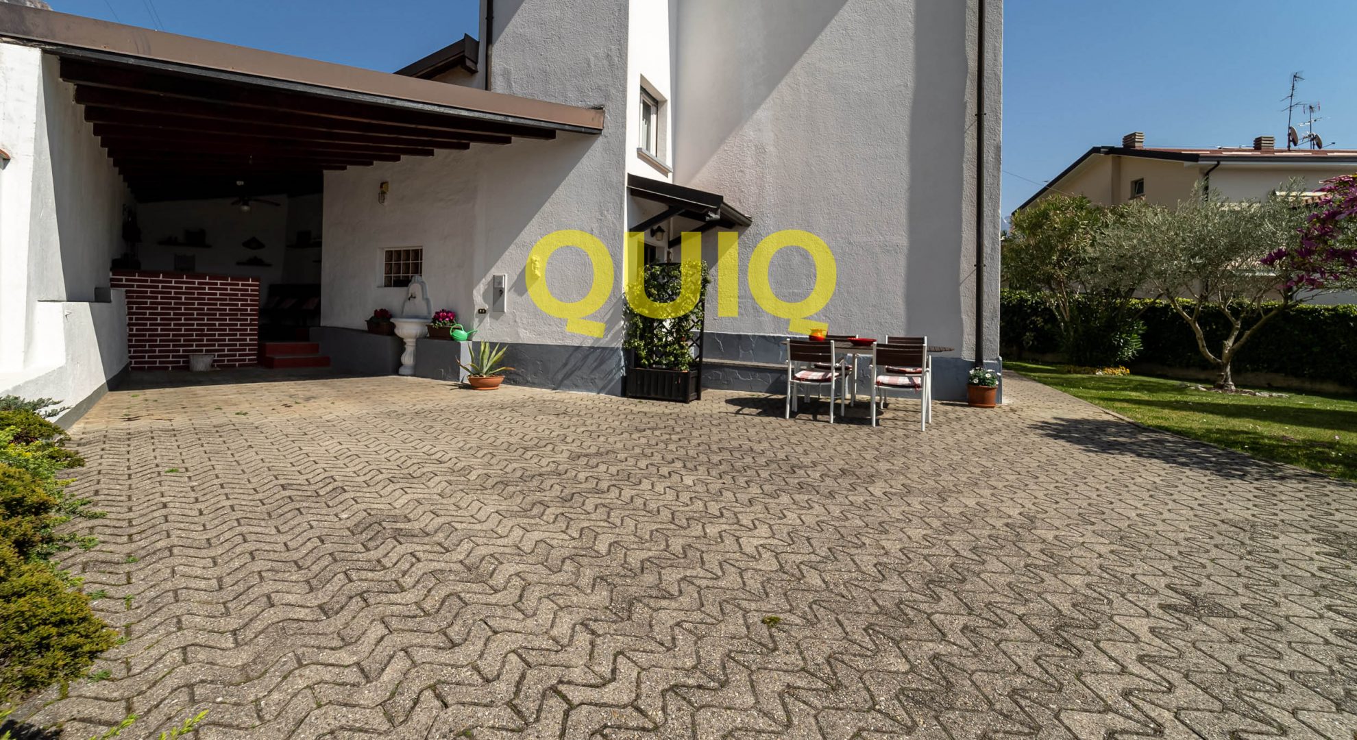 VALMADRERA, VILLA SINGOLA CON GIARDINO PIANTUMATO, ZONA RESIDENZIALE SEMI CENTRALE