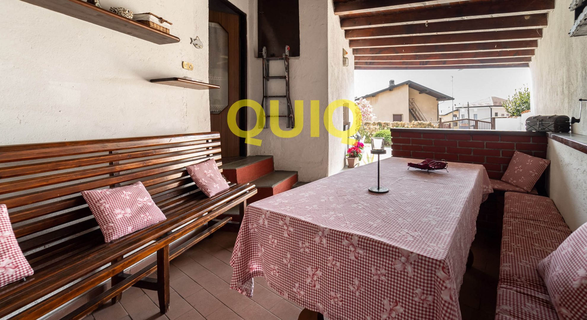 VALMADRERA, VILLA SINGOLA CON GIARDINO PIANTUMATO, ZONA RESIDENZIALE SEMI CENTRALE