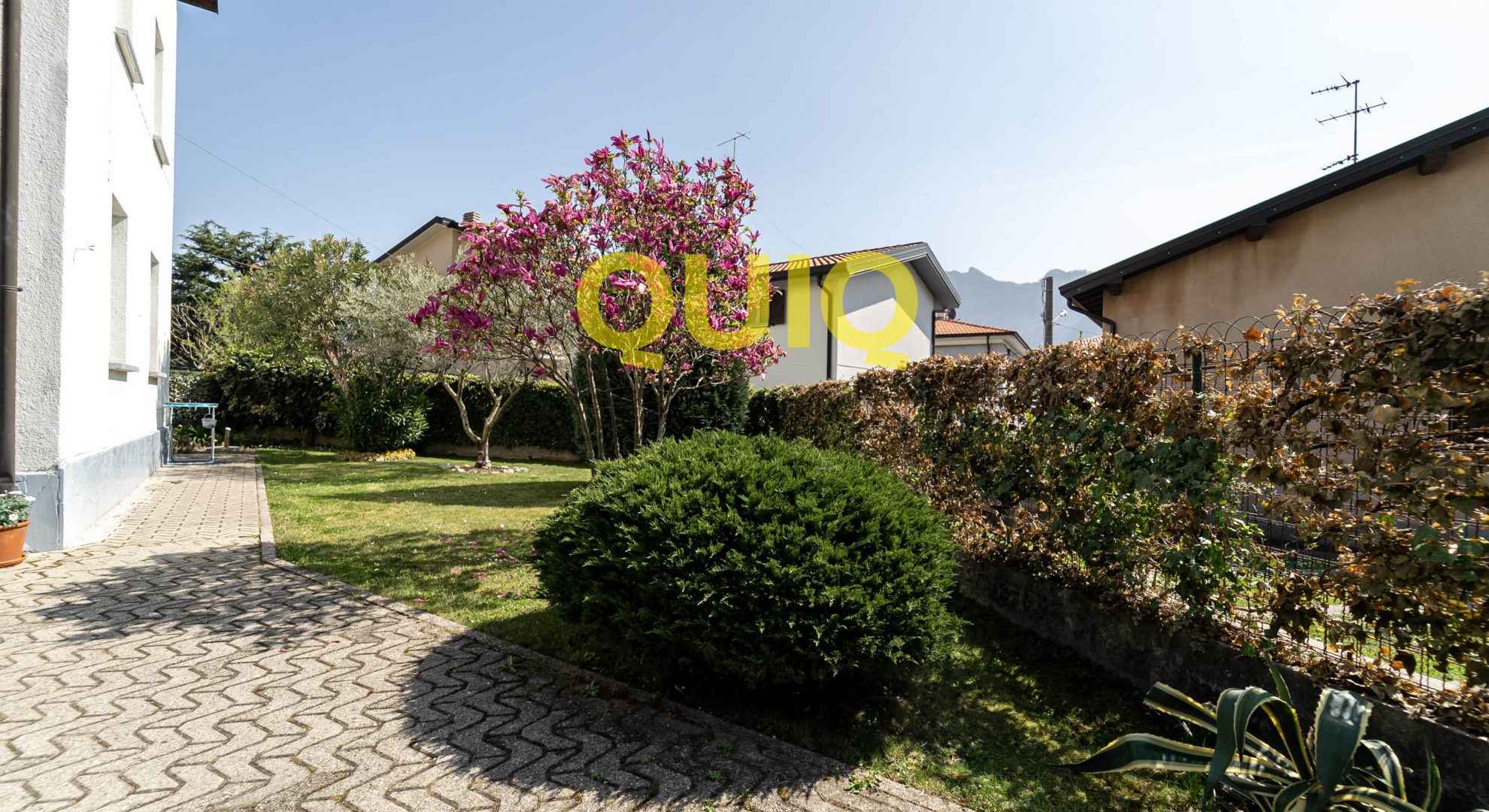 VALMADRERA, VILLA SINGOLA CON GIARDINO PIANTUMATO, ZONA RESIDENZIALE SEMI CENTRALE