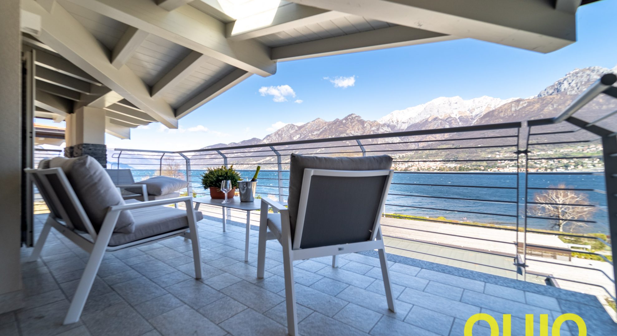 OLIVETO LARIO, CASA VACANZE  VISTA LAGO, COMPLETA DI BOX AUTO - FINO A 6 POSTI LETTO