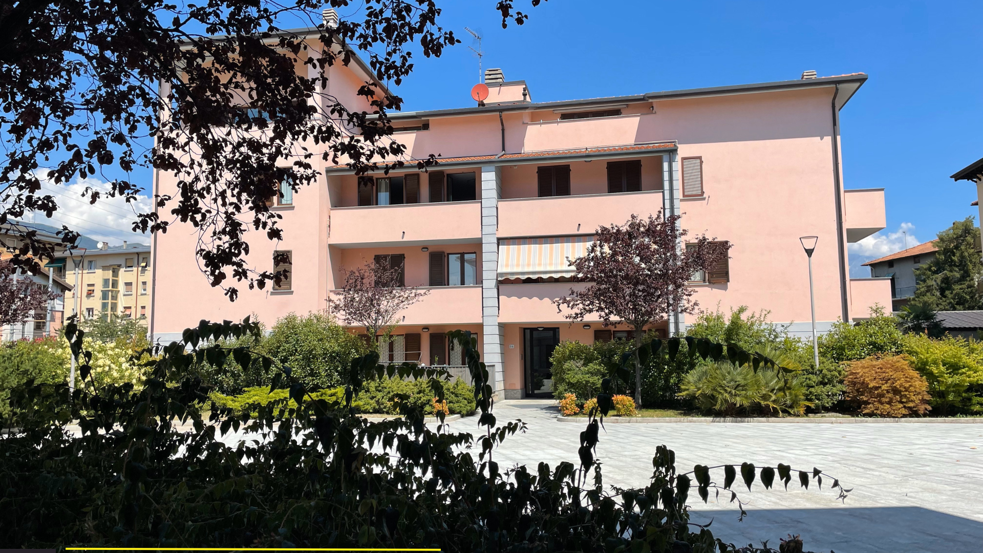 DERVIO, BILOCALE COME NUOVO,VICINANZA  LAGO - IDEALE PER INVESTIMENTO
