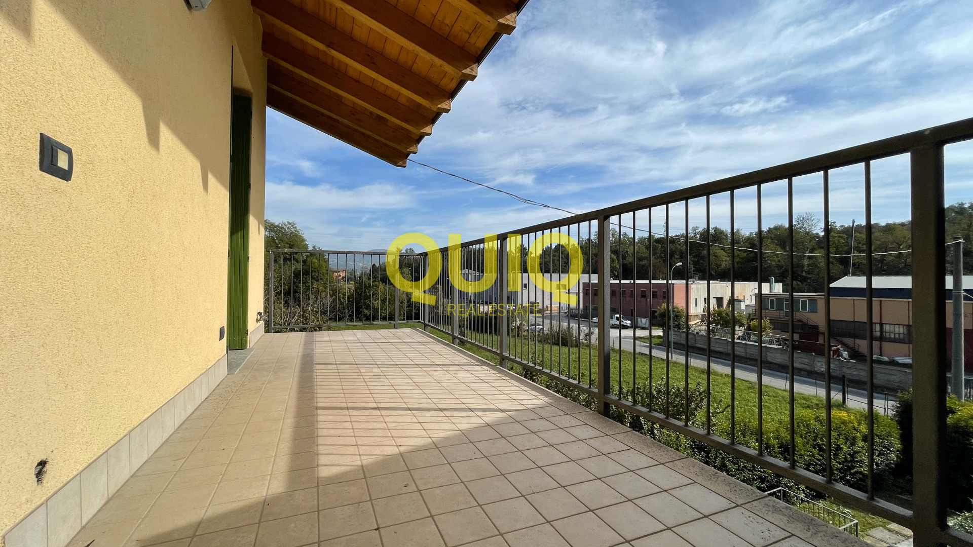 BOSISIO PARINI, BILOCALE  CON AMPIO TERRAZZZO, DA ULTIMARE;  BOX SINGOLO, ZERO BARRIERE ARCHITETTONICHE