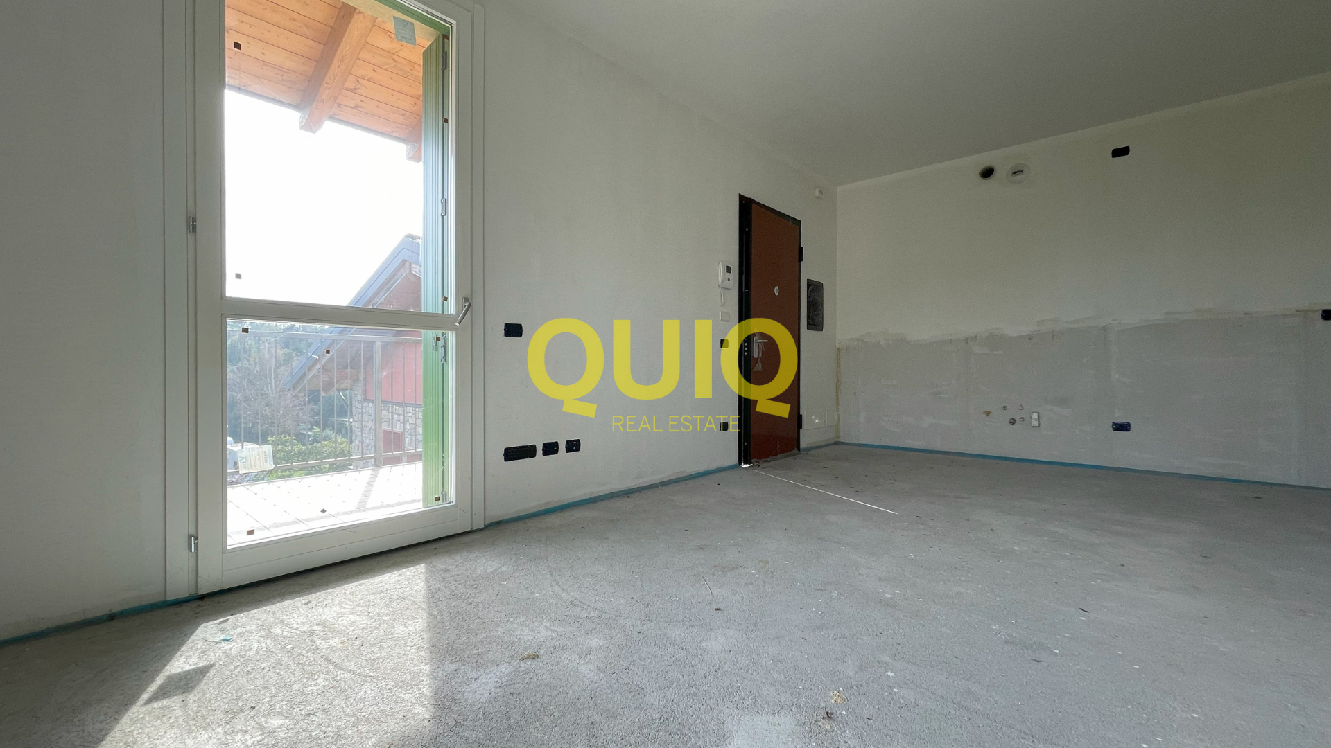 BOSISIO PARINI, BILOCALE  CON AMPIO TERRAZZZO, DA ULTIMARE;  BOX SINGOLO, ZERO BARRIERE ARCHITETTONICHE