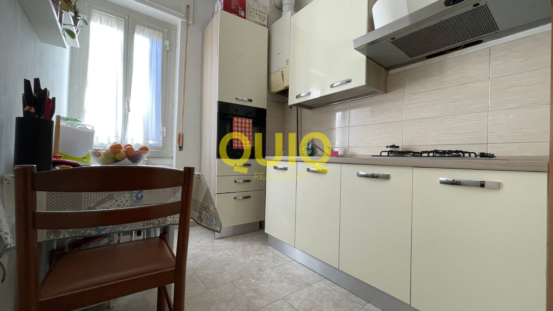 VALMADRERA, BILOCALE CON CUCINA ABITABILE E BALCONE - CENTRO