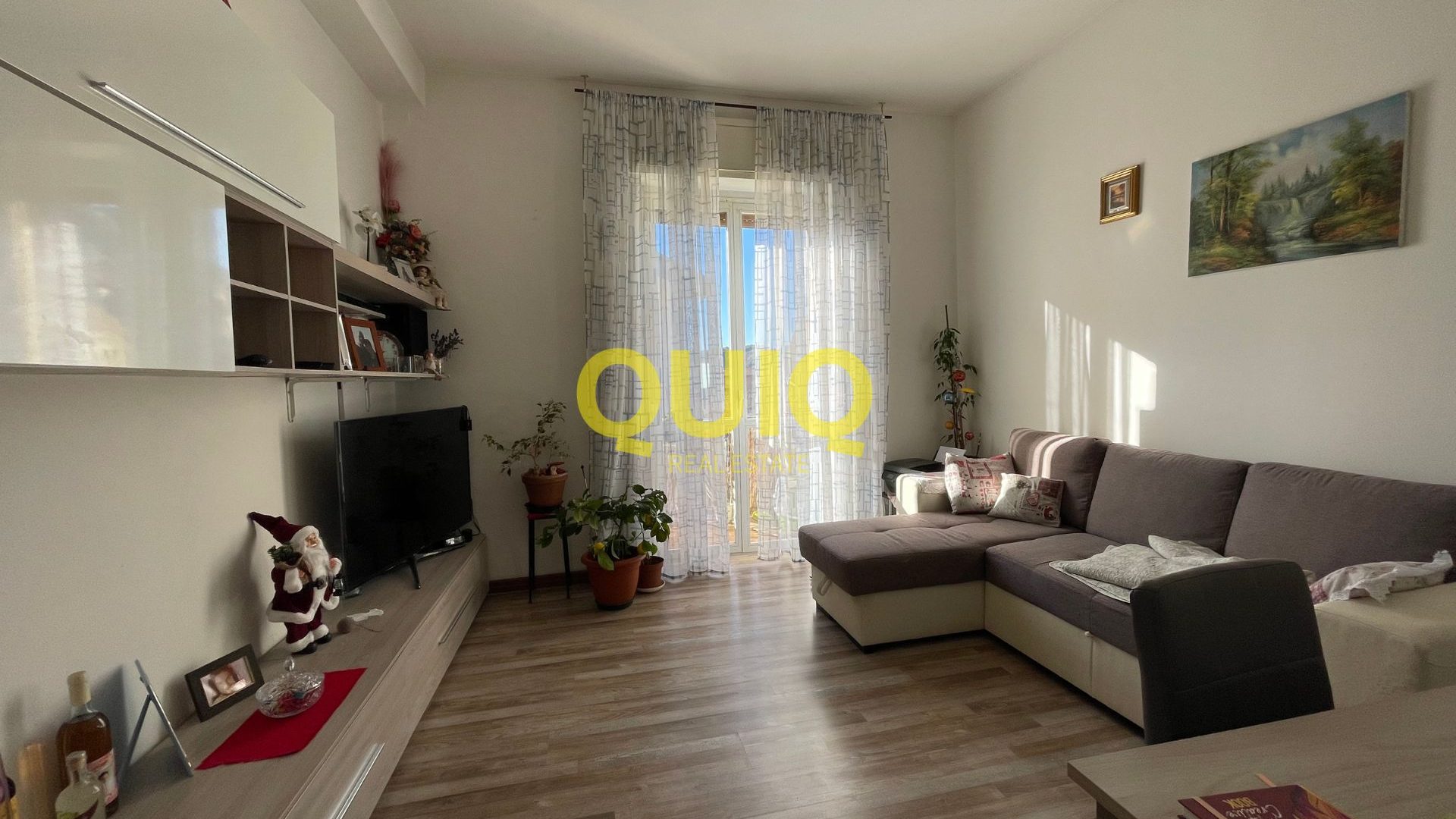 VALMADRERA, BILOCALE CON CUCINA ABITABILE E BALCONE - CENTRO