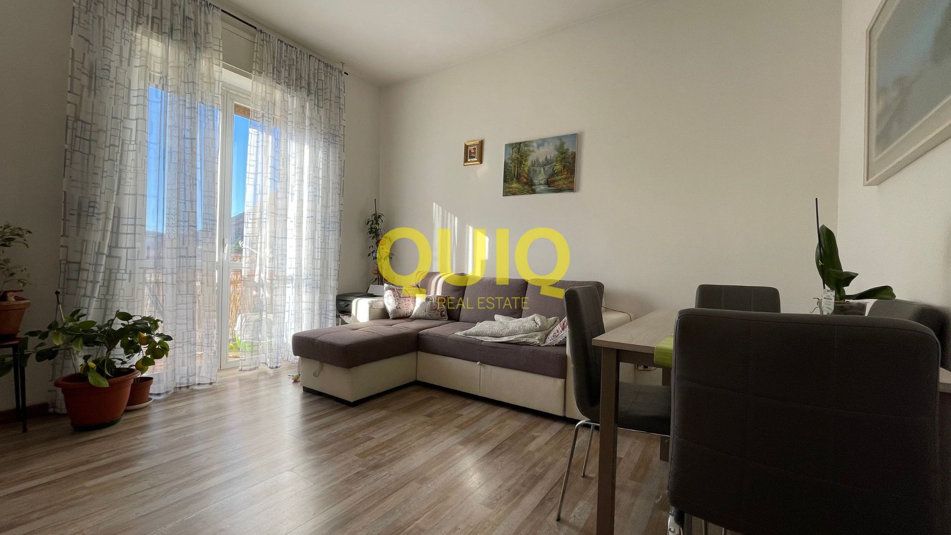 VALMADRERA, BILOCALE CON CUCINA ABITABILE E BALCONE - CENTRO