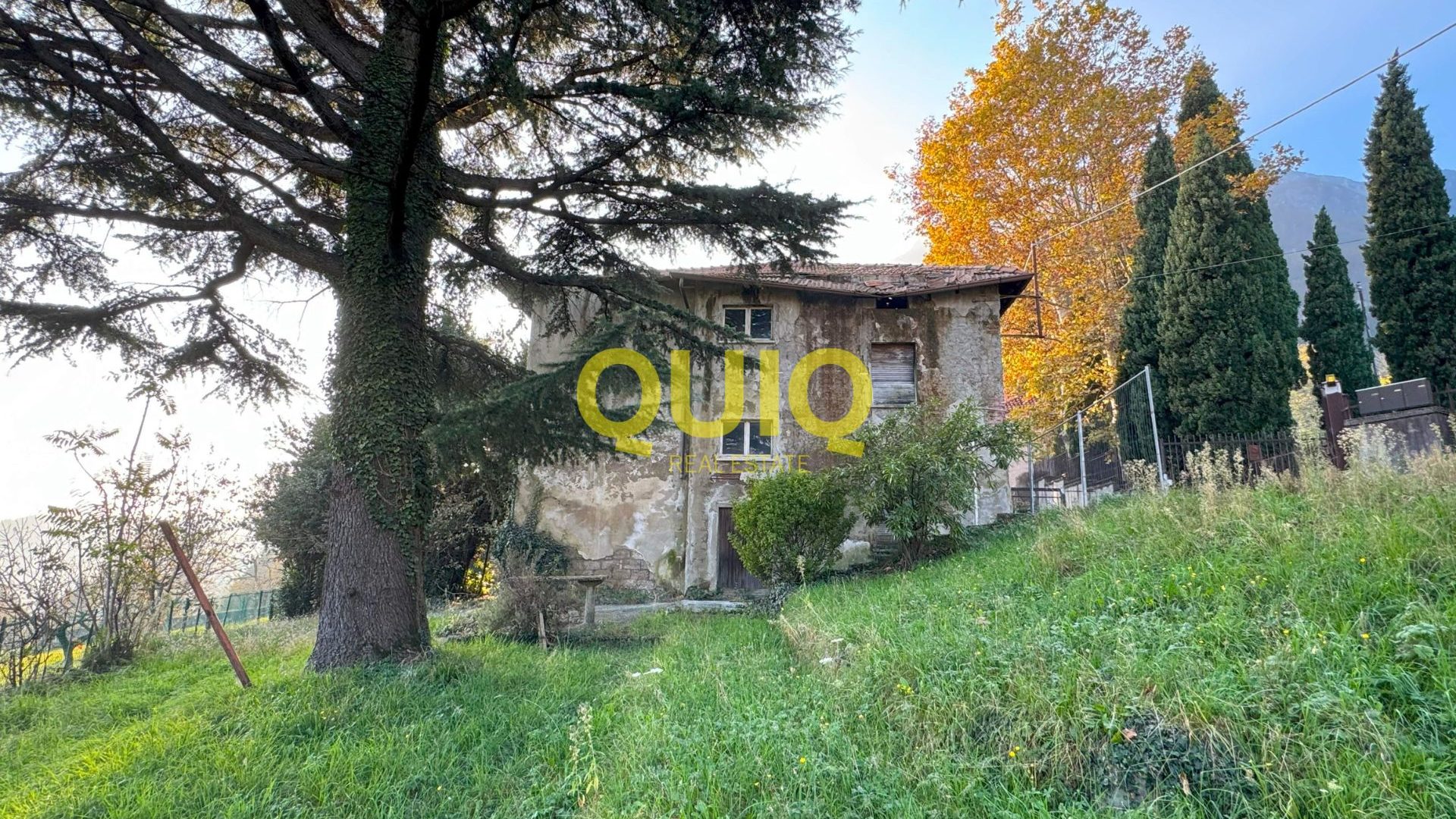 VALMADRERA, CASA INDIPENDENTE IN STATO RUSTICO, LIBERA SU QUATTRO LATI - ZONA SAN MARTINO