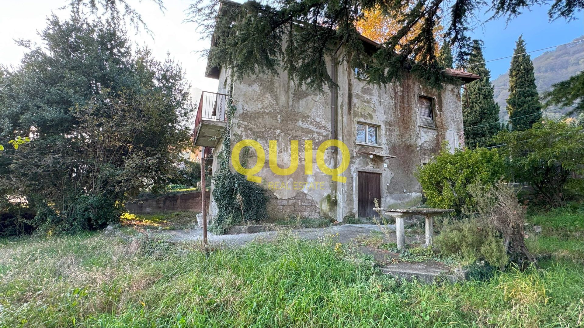 VALMADRERA, CASA INDIPENDENTE IN STATO RUSTICO, LIBERA SU QUATTRO LATI - ZONA SAN MARTINO