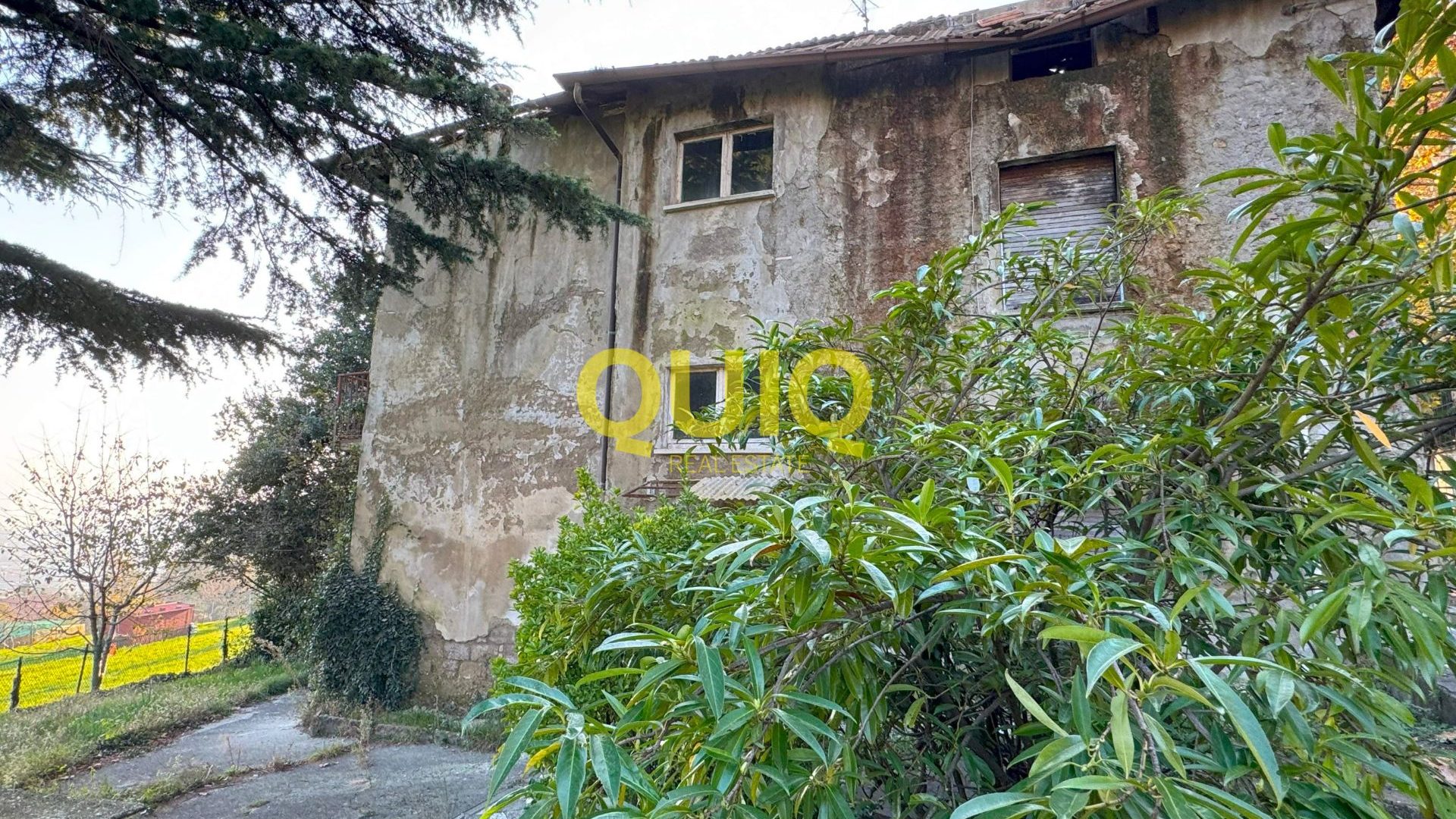 VALMADRERA, CASA INDIPENDENTE IN STATO RUSTICO, LIBERA SU QUATTRO LATI - ZONA SAN MARTINO