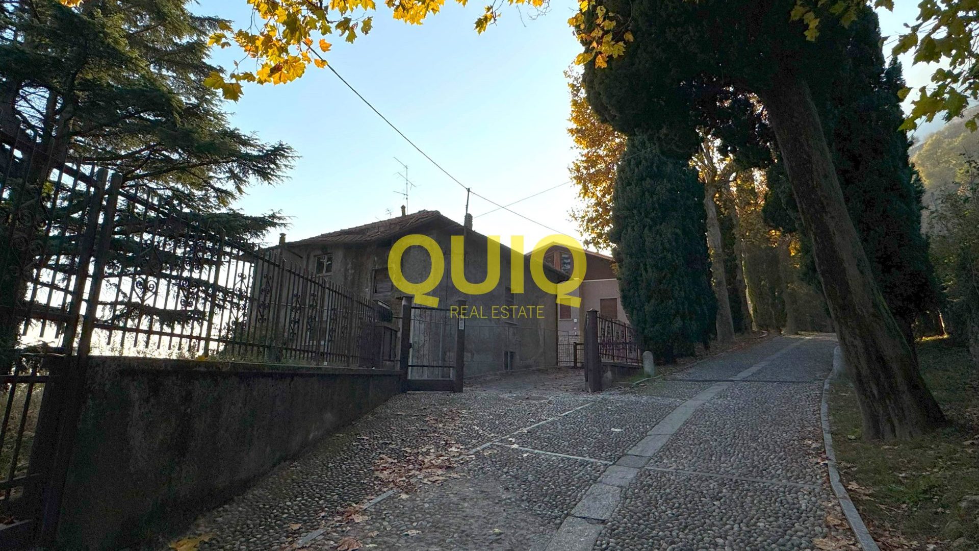 VALMADRERA, CASA INDIPENDENTE IN STATO RUSTICO, LIBERA SU QUATTRO LATI - ZONA SAN MARTINO