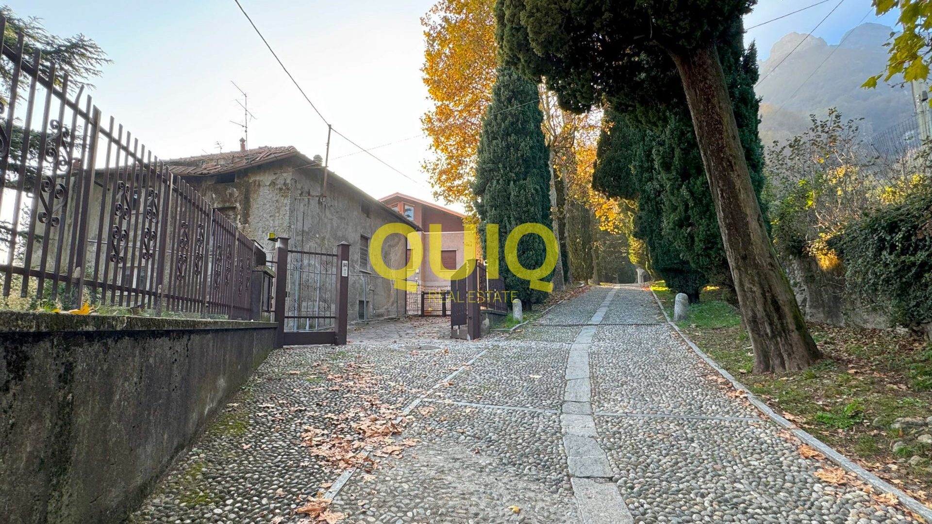 VALMADRERA, CASA INDIPENDENTE IN STATO RUSTICO, LIBERA SU QUATTRO LATI - ZONA SAN MARTINO