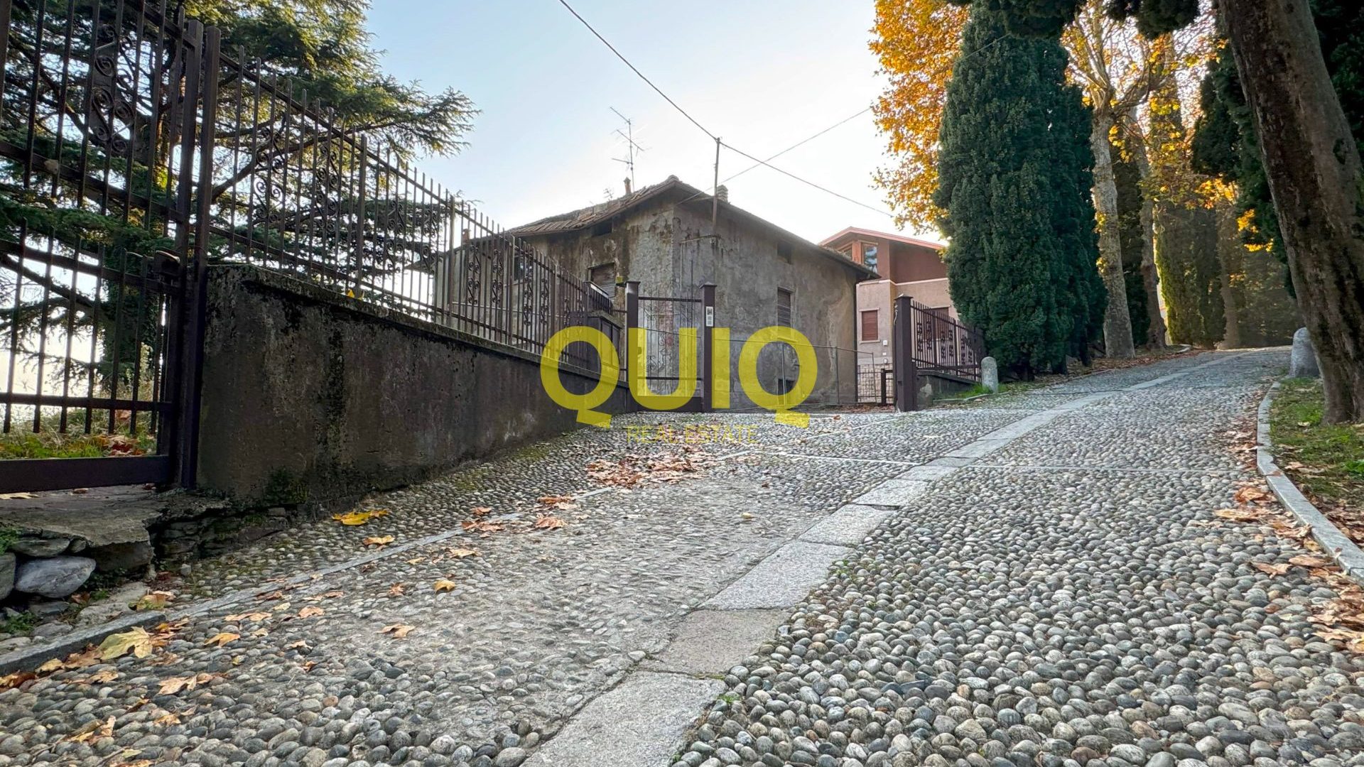 VALMADRERA, CASA INDIPENDENTE IN STATO RUSTICO, LIBERA SU QUATTRO LATI - ZONA SAN MARTINO