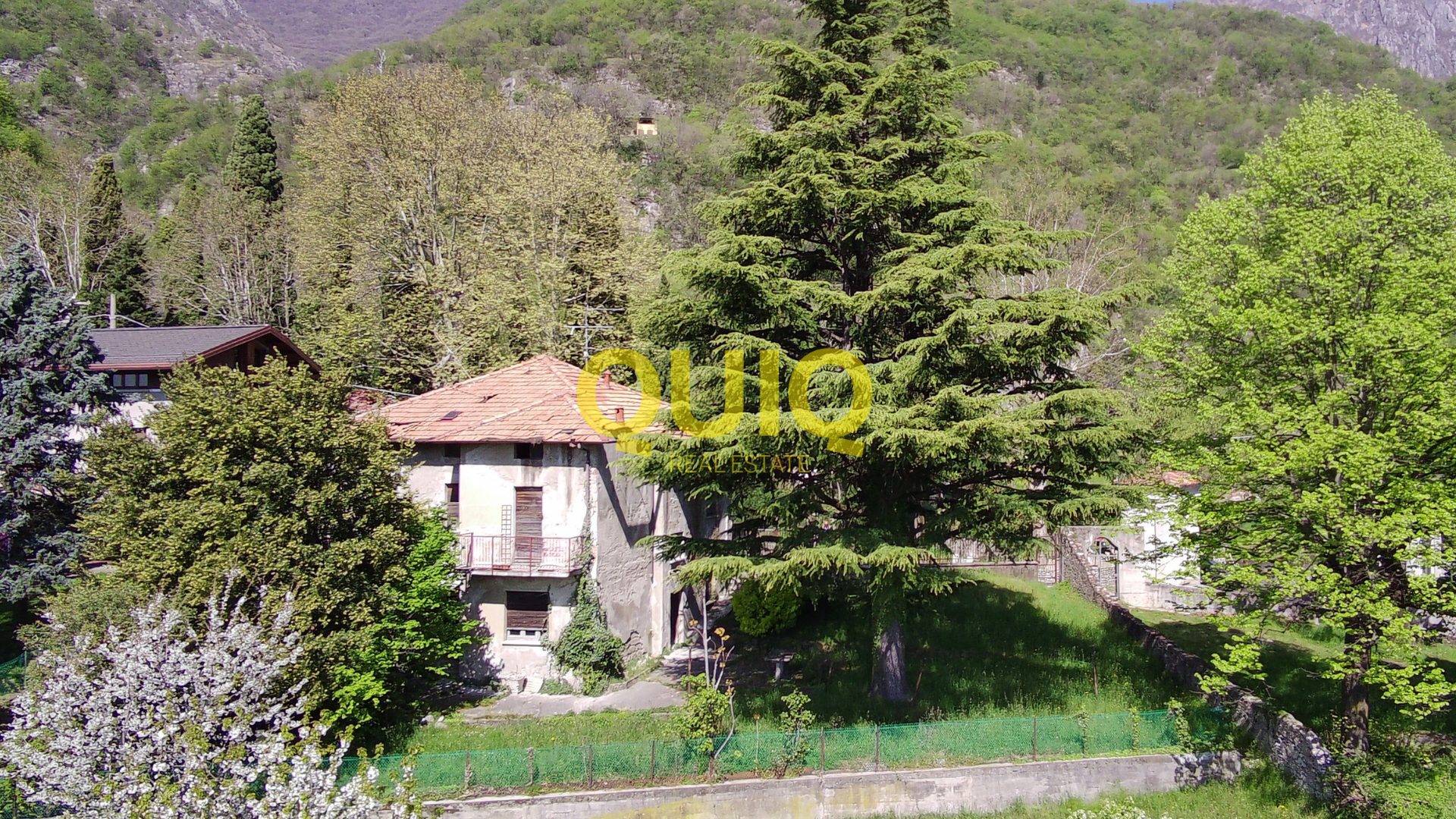 VALMADRERA, CASA INDIPENDENTE IN STATO RUSTICO, LIBERA SU QUATTRO LATI - ZONA SAN MARTINO