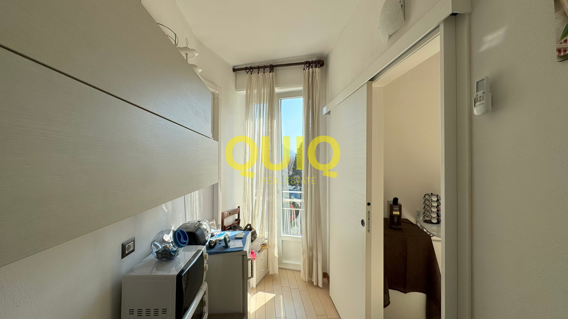 LECCO, TRILOCALE CON BALCONE, DOPPI SERVIZI, VISTA LAGO, SOLAIO E CANTINA