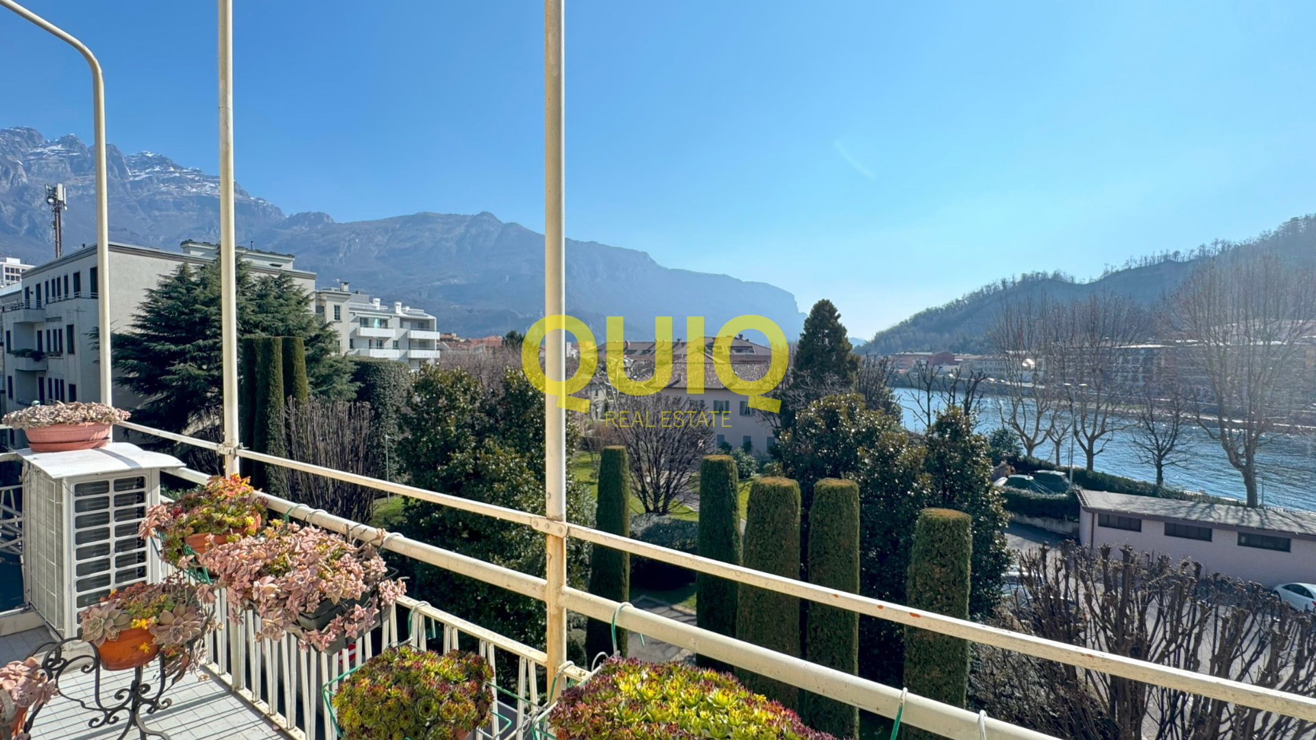LECCO, TRILOCALE CON BALCONE, DOPPI SERVIZI, VISTA LAGO, SOLAIO E CANTINA