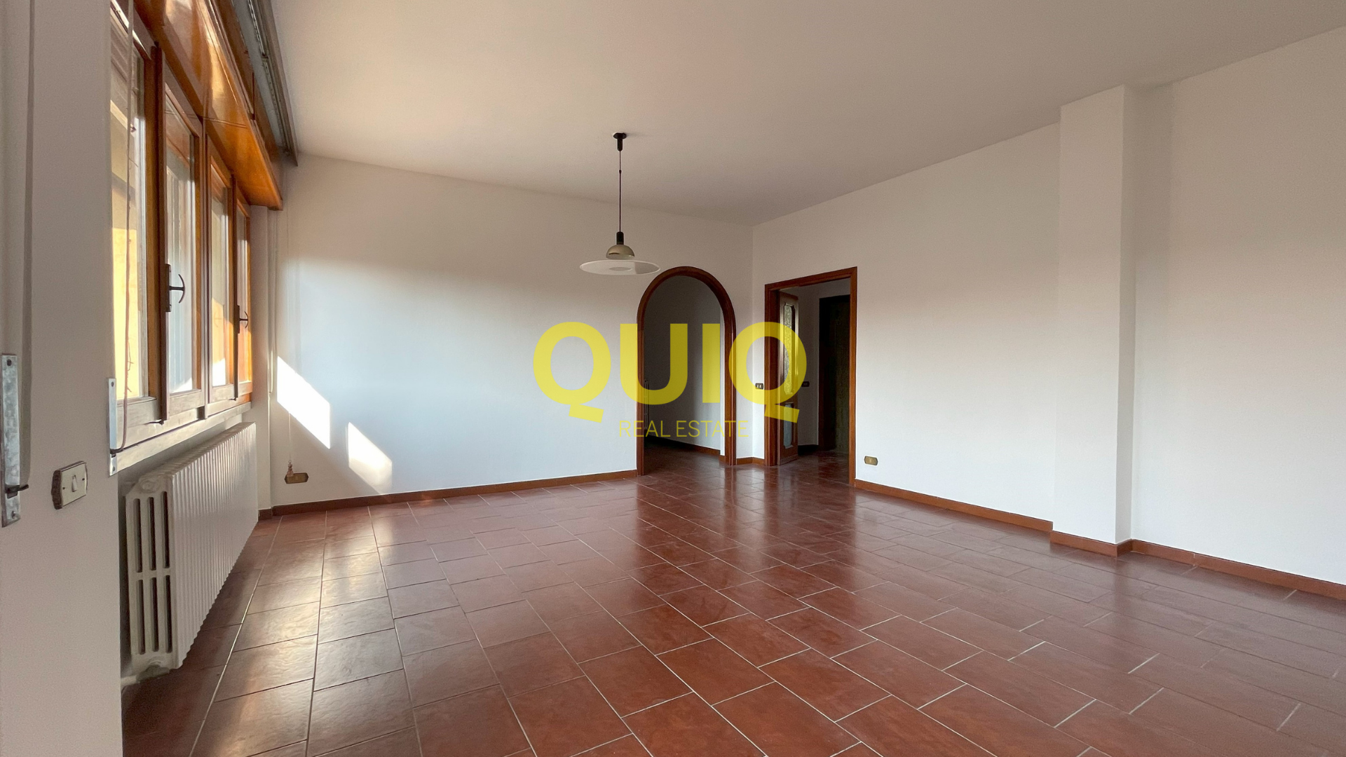 VALMADRERA, QUADRILOCALE CON AMPIO TERRAZZO, BOX DOPPIO E CANTINA