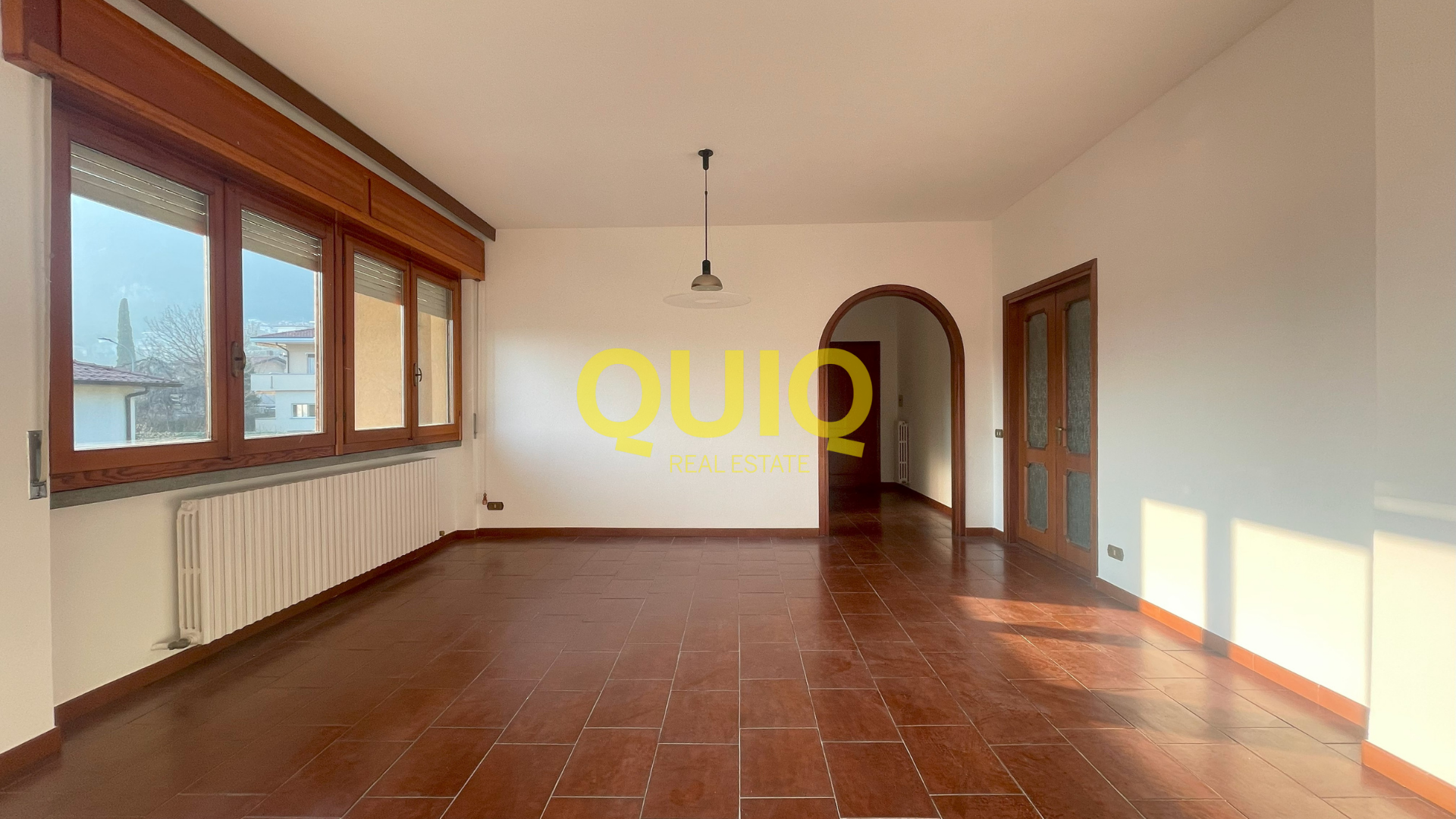 VALMADRERA, QUADRILOCALE CON AMPIO TERRAZZO, BOX DOPPIO E CANTINA