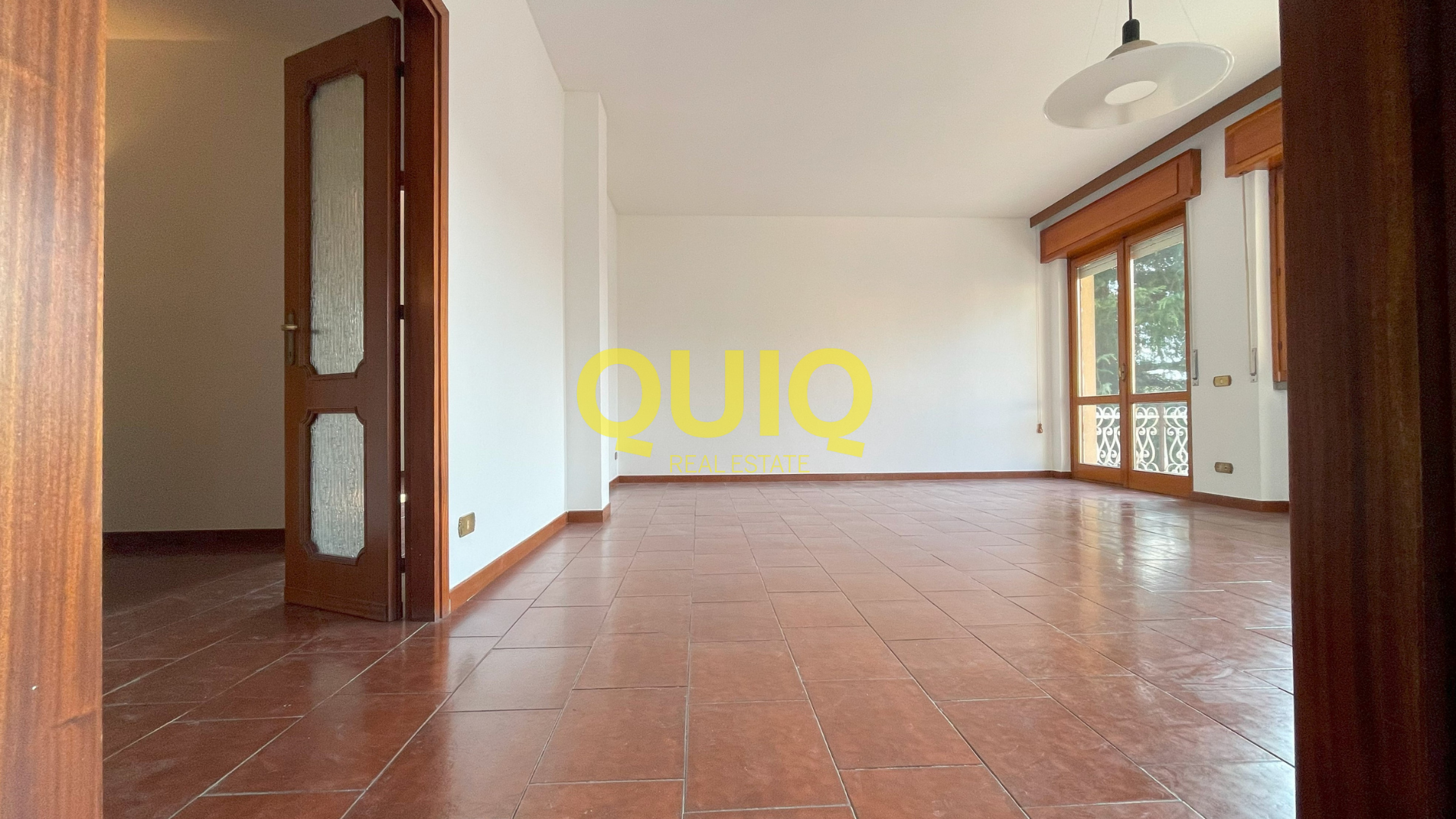 VALMADRERA, QUADRILOCALE CON AMPIO TERRAZZO, BOX DOPPIO E CANTINA