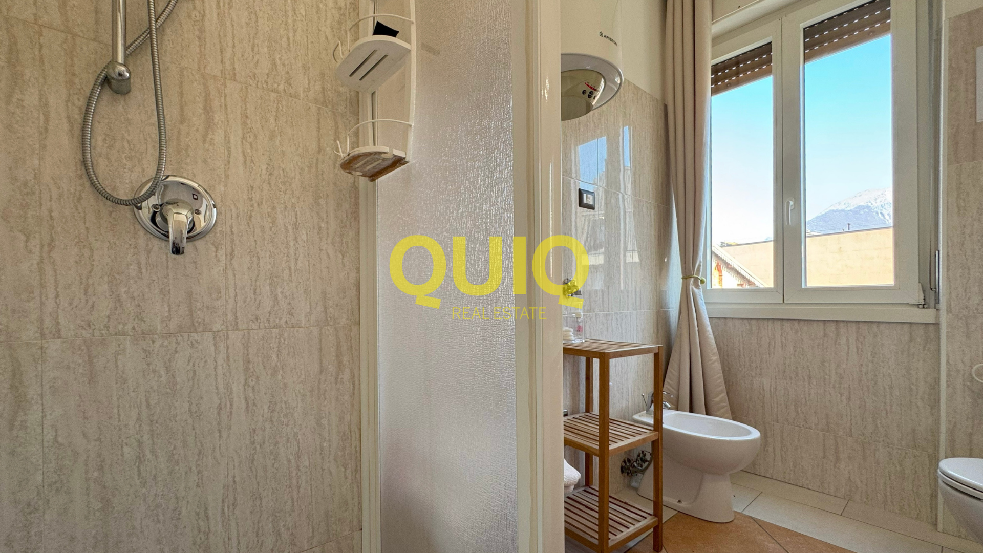 LECCO, TRILOCALE CON BALCONE, DOPPI SERVIZI, VISTA LAGO, SOLAIO E CANTINA