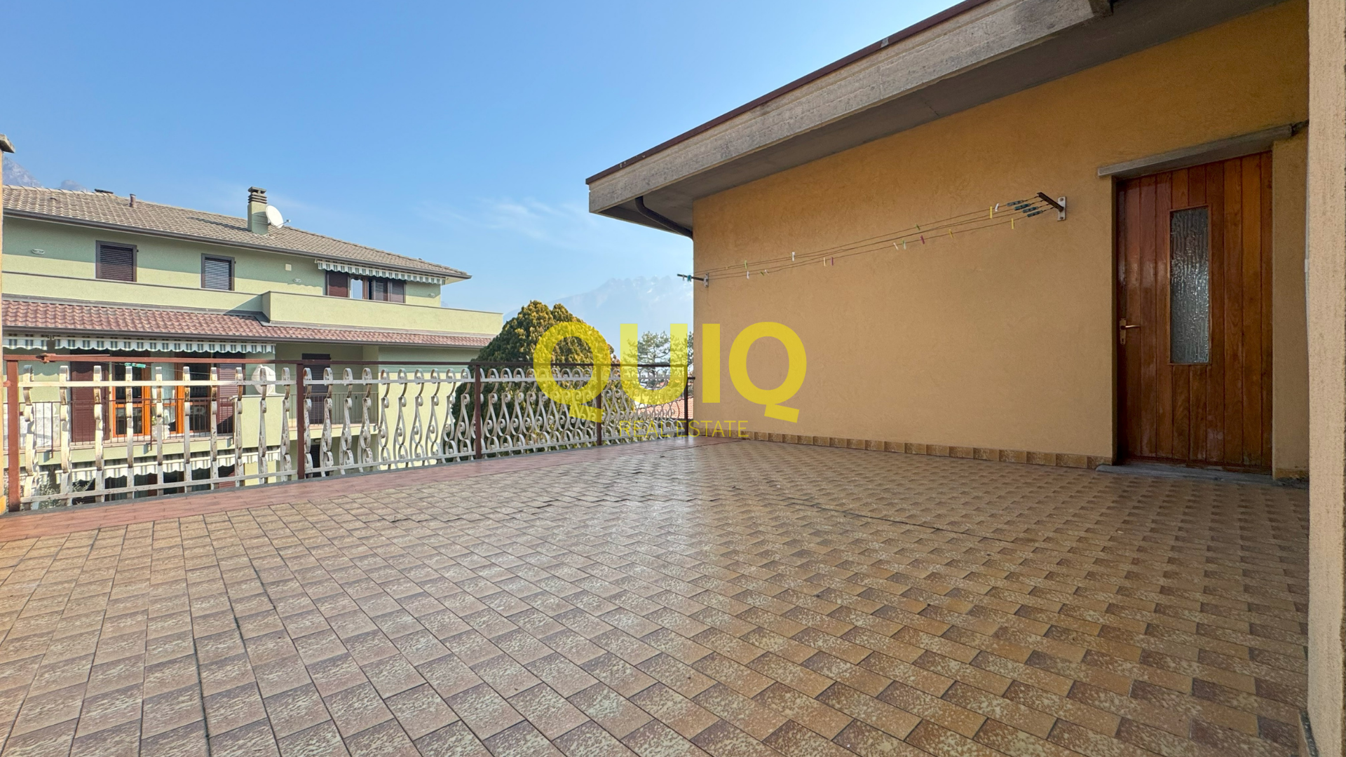 VALMADRERA, QUADRILOCALE CON AMPIO TERRAZZO, BOX DOPPIO E CANTINA