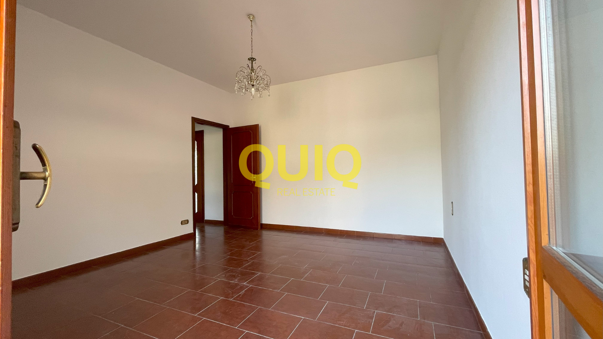 VALMADRERA, QUADRILOCALE CON AMPIO TERRAZZO, BOX DOPPIO E CANTINA