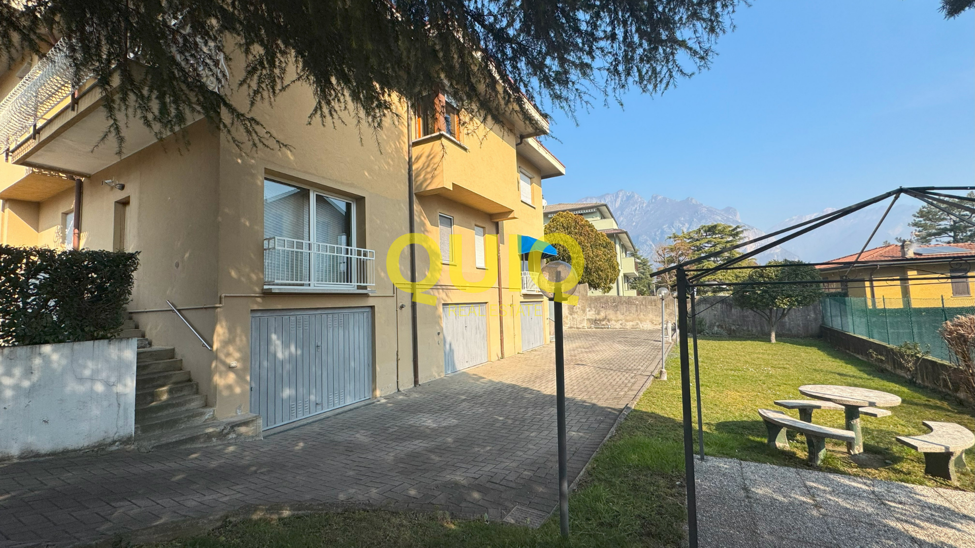 VALMADRERA, QUADRILOCALE CON AMPIO TERRAZZO, BOX DOPPIO E CANTINA