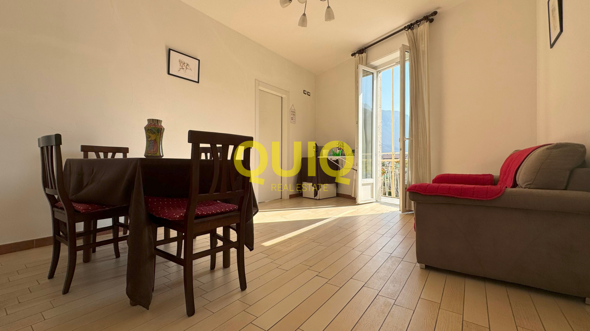 LECCO, TRILOCALE CON BALCONE, DOPPI SERVIZI, VISTA LAGO, SOLAIO E CANTINA