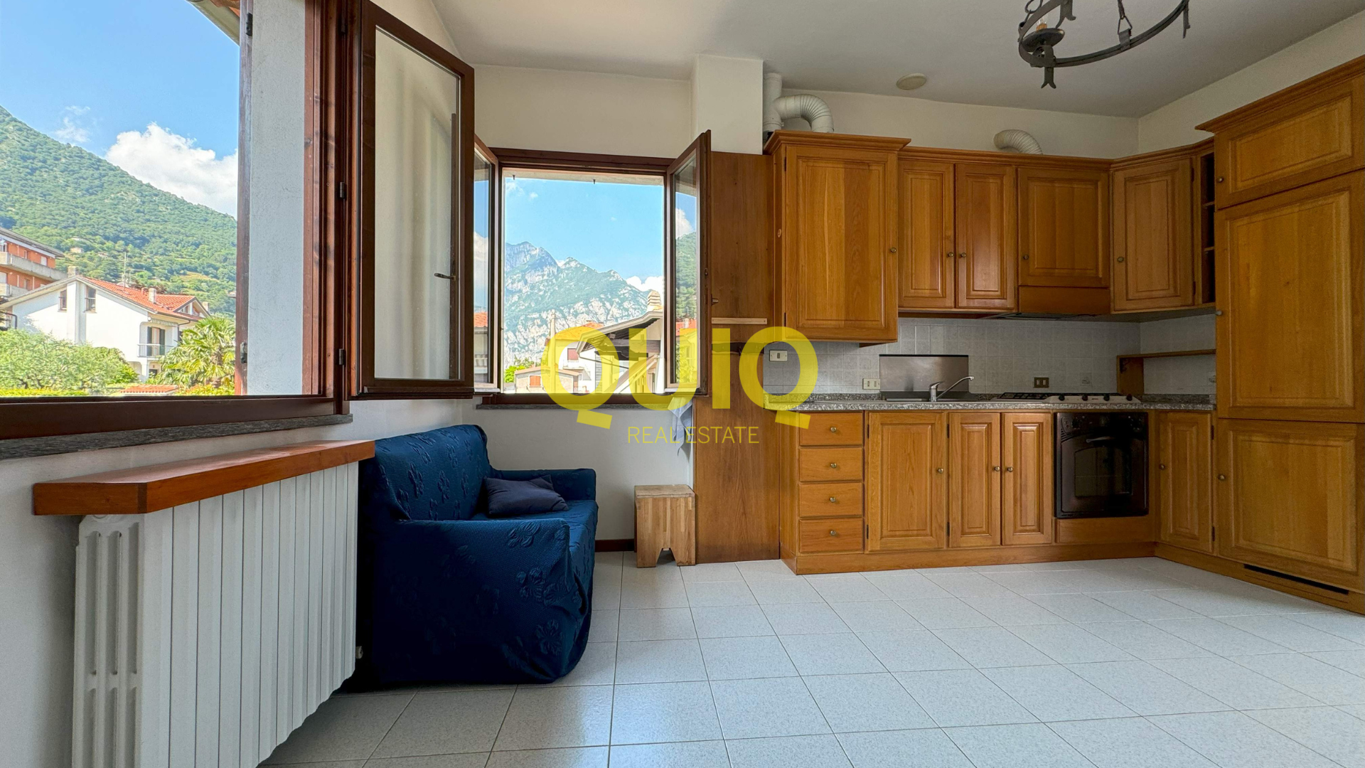 VALMADRERA, CASA INDIPENDENTE CON GIARDINO E  DUE POSTI AUTO