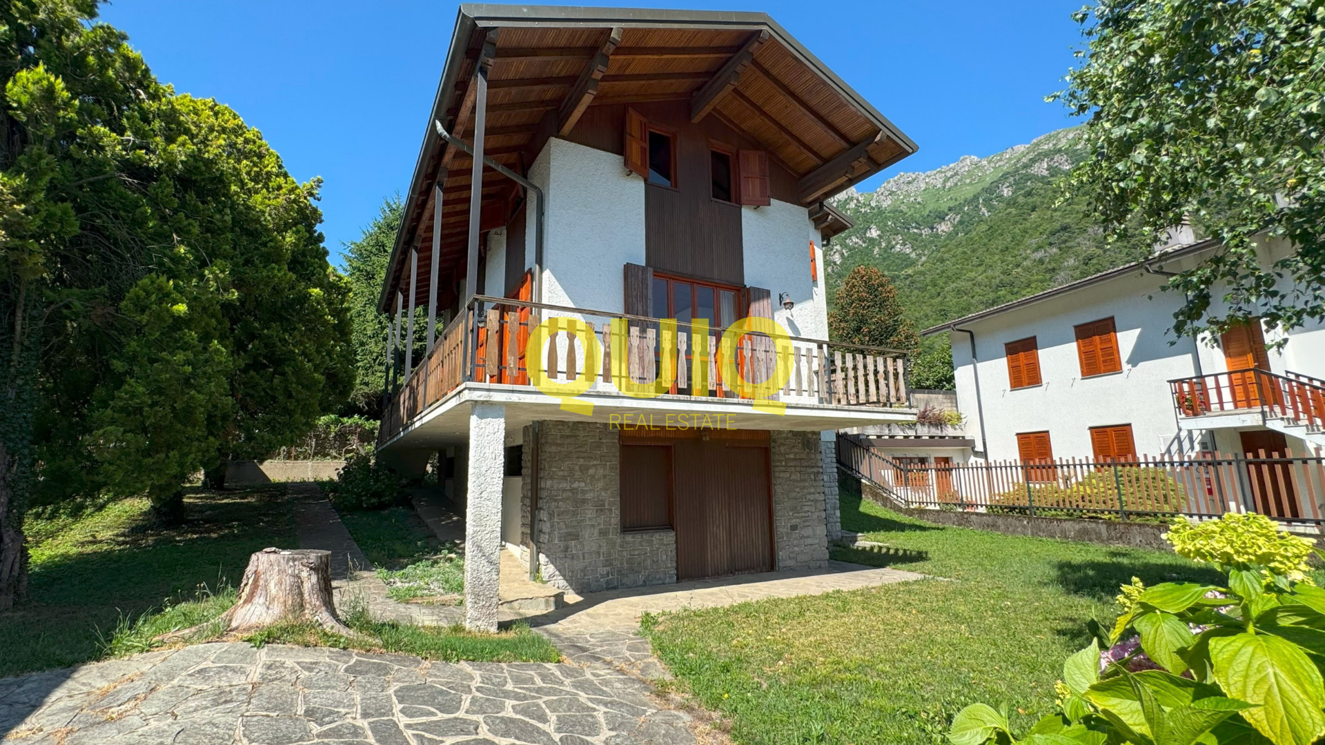BALLABIO, VILLA SINGOLA LIBERA SU QUATTRO LATI CON GIARDINO