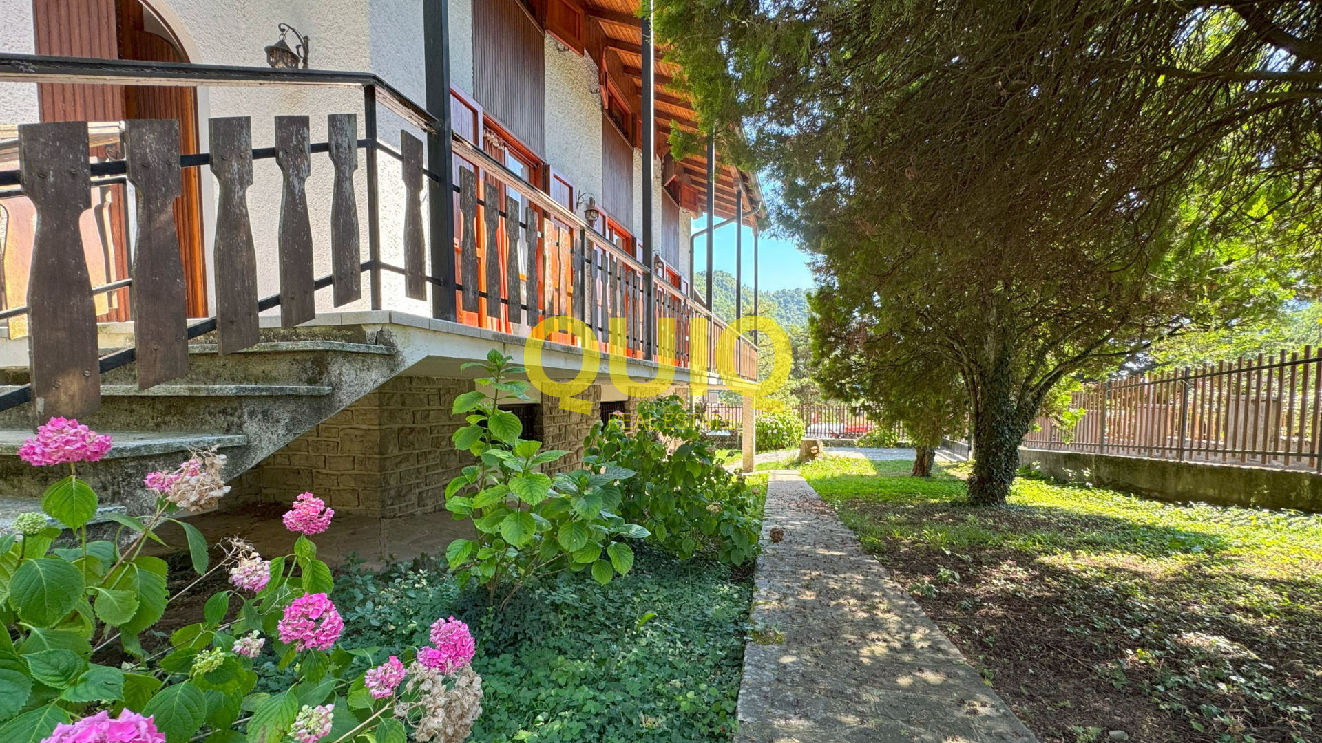 BALLABIO, VILLA SINGOLA LIBERA SU QUATTRO LATI CON GIARDINO