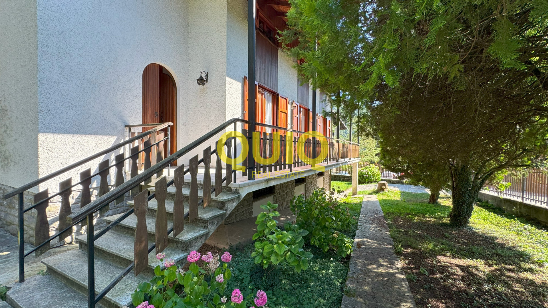 BALLABIO, VILLA SINGOLA LIBERA SU QUATTRO LATI CON GIARDINO