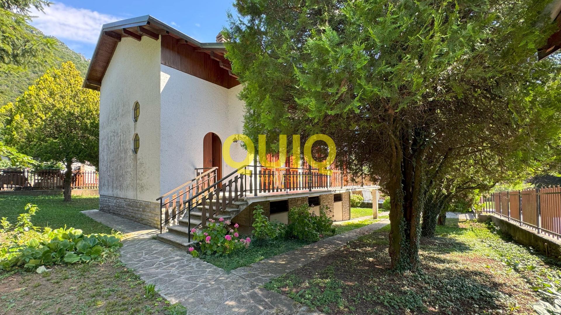BALLABIO, VILLA SINGOLA LIBERA SU QUATTRO LATI CON GIARDINO