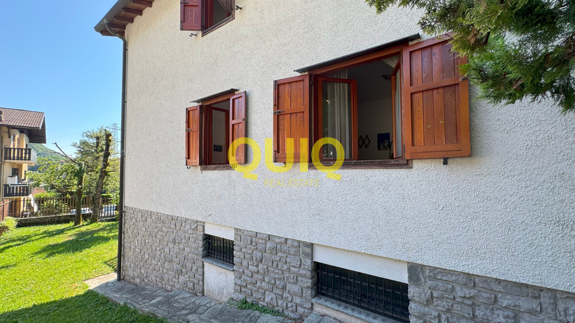 BALLABIO, VILLA SINGOLA LIBERA SU QUATTRO LATI CON GIARDINO