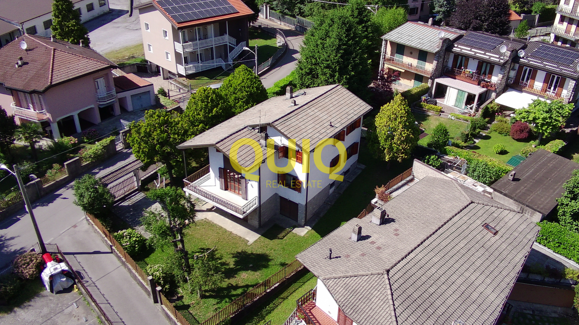 BALLABIO, VILLA SINGOLA LIBERA SU QUATTRO LATI CON GIARDINO