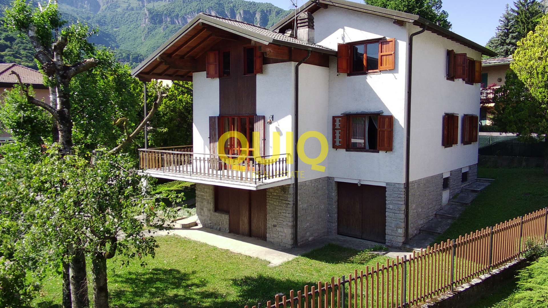 BALLABIO, VILLA SINGOLA LIBERA SU QUATTRO LATI CON GIARDINO