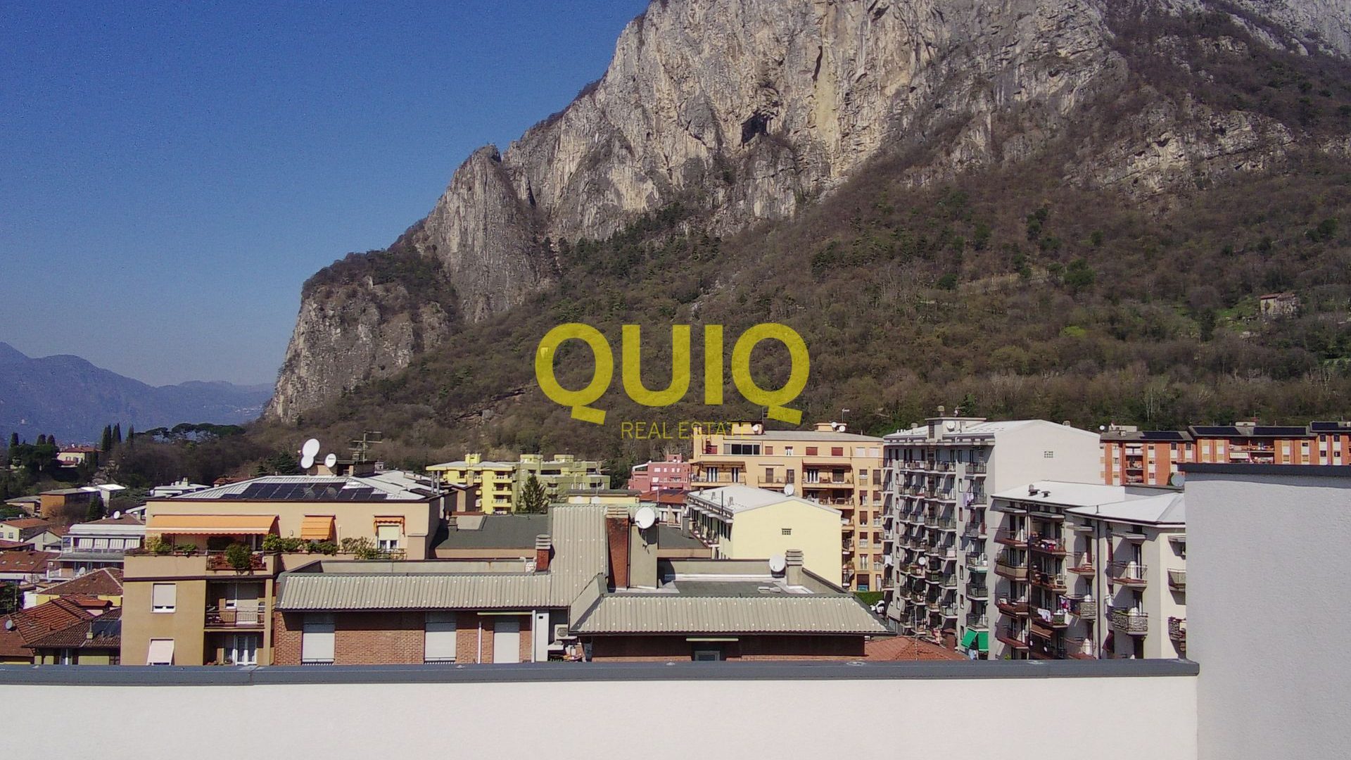 LECCO, ATTICO PANORAMICO IN CLASSE ENERGETICA A4, BOX DOPPIO E CANTINA