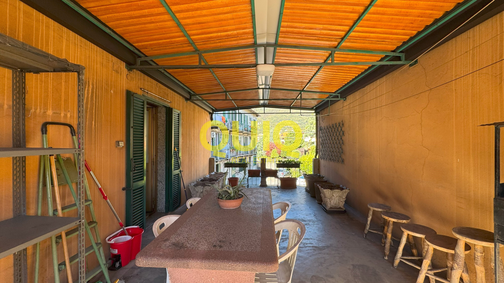 Valmadrera, quadrilocale con terrazzo abitabile e ampio box/magazzino – zero spese condominiali