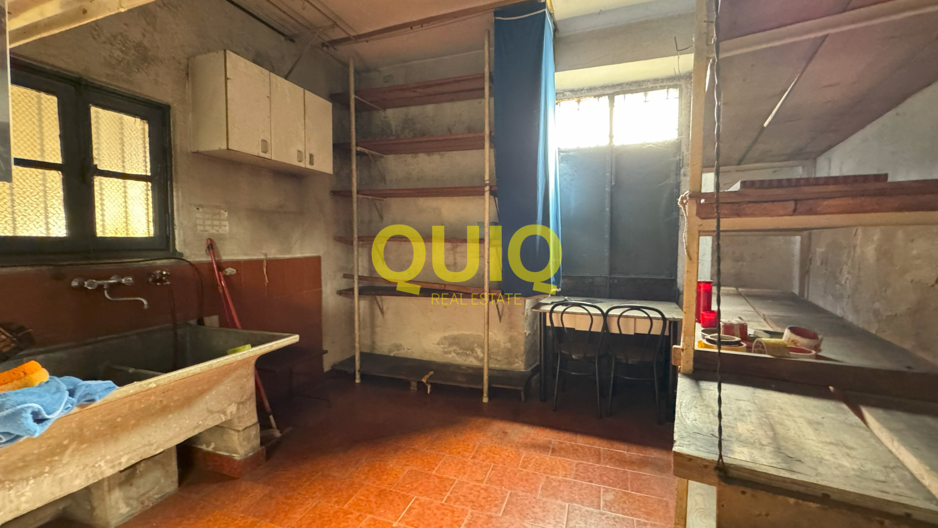 Valmadrera, quadrilocale con terrazzo abitabile e ampio box/magazzino – zero spese condominiali