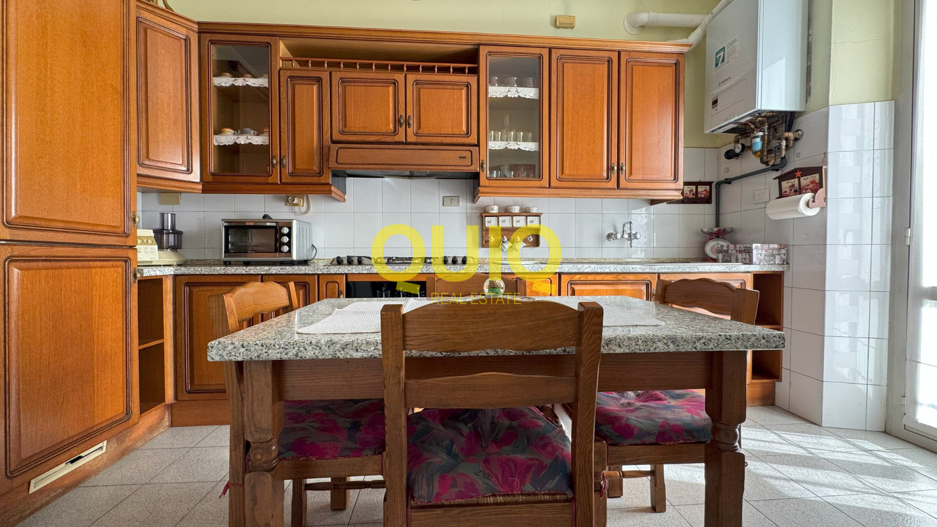 Valmadrera, quadrilocale con terrazzo abitabile e ampio box/magazzino – zero spese condominiali