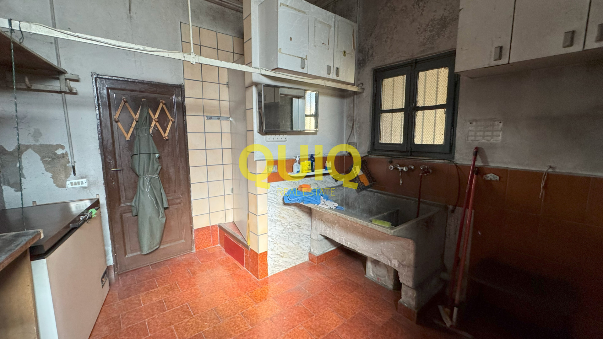 Valmadrera, quadrilocale con terrazzo abitabile e ampio box/magazzino – zero spese condominiali