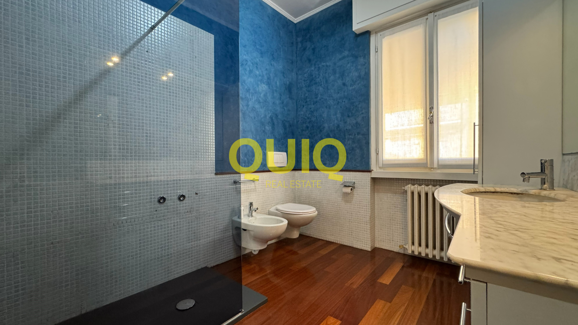 Valmadrera, trilocale con due terrazzi, doppi servizi e posto auto coperto – zero spese condominiali