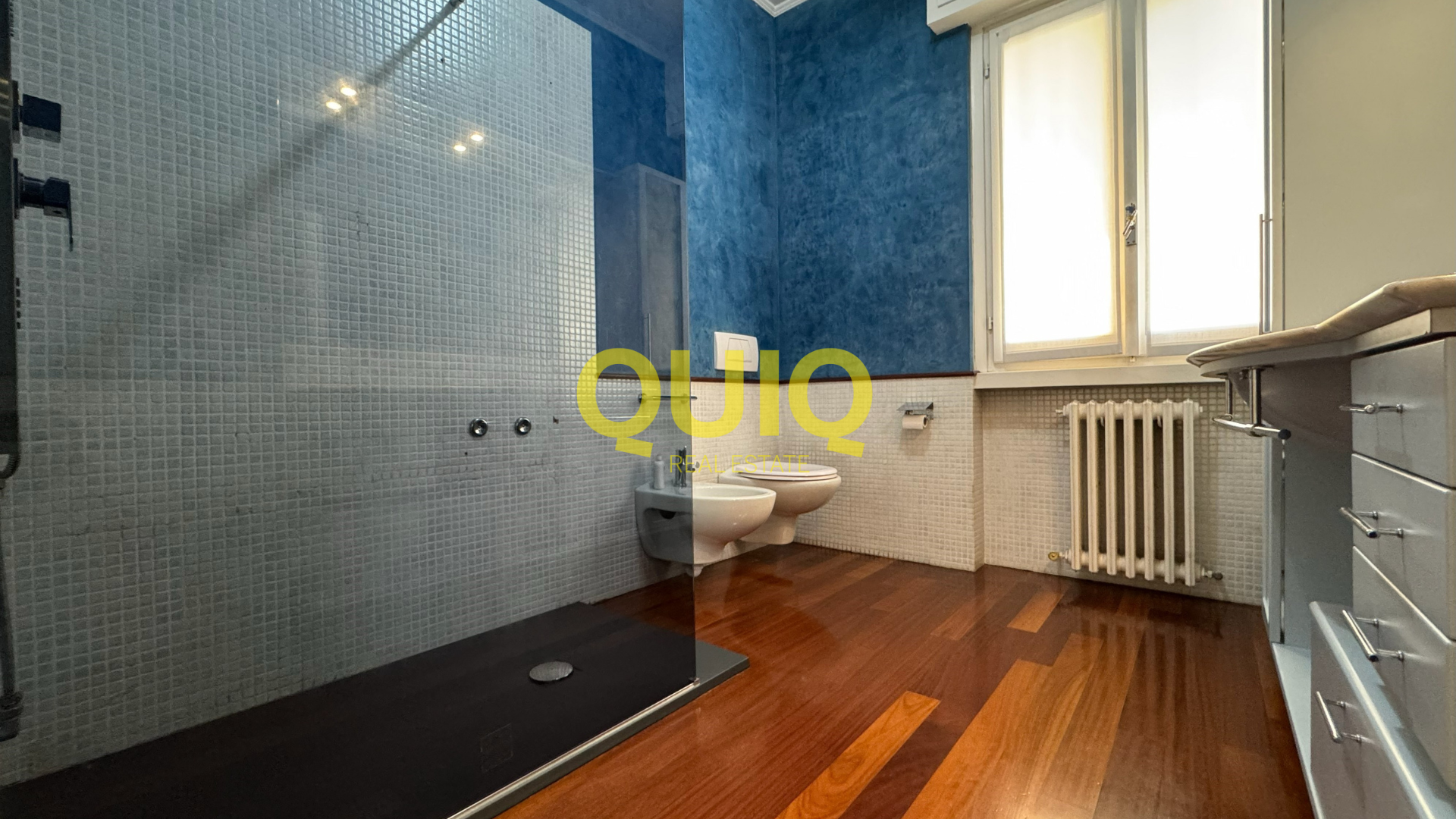 Valmadrera, trilocale con due terrazzi, doppi servizi e posto auto coperto – zero spese condominiali