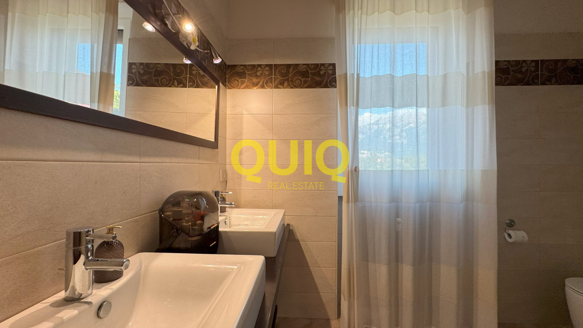 VALMADRERA, TRILOCALE IN CLASSE EN. "C", CON BOX E CANTINA