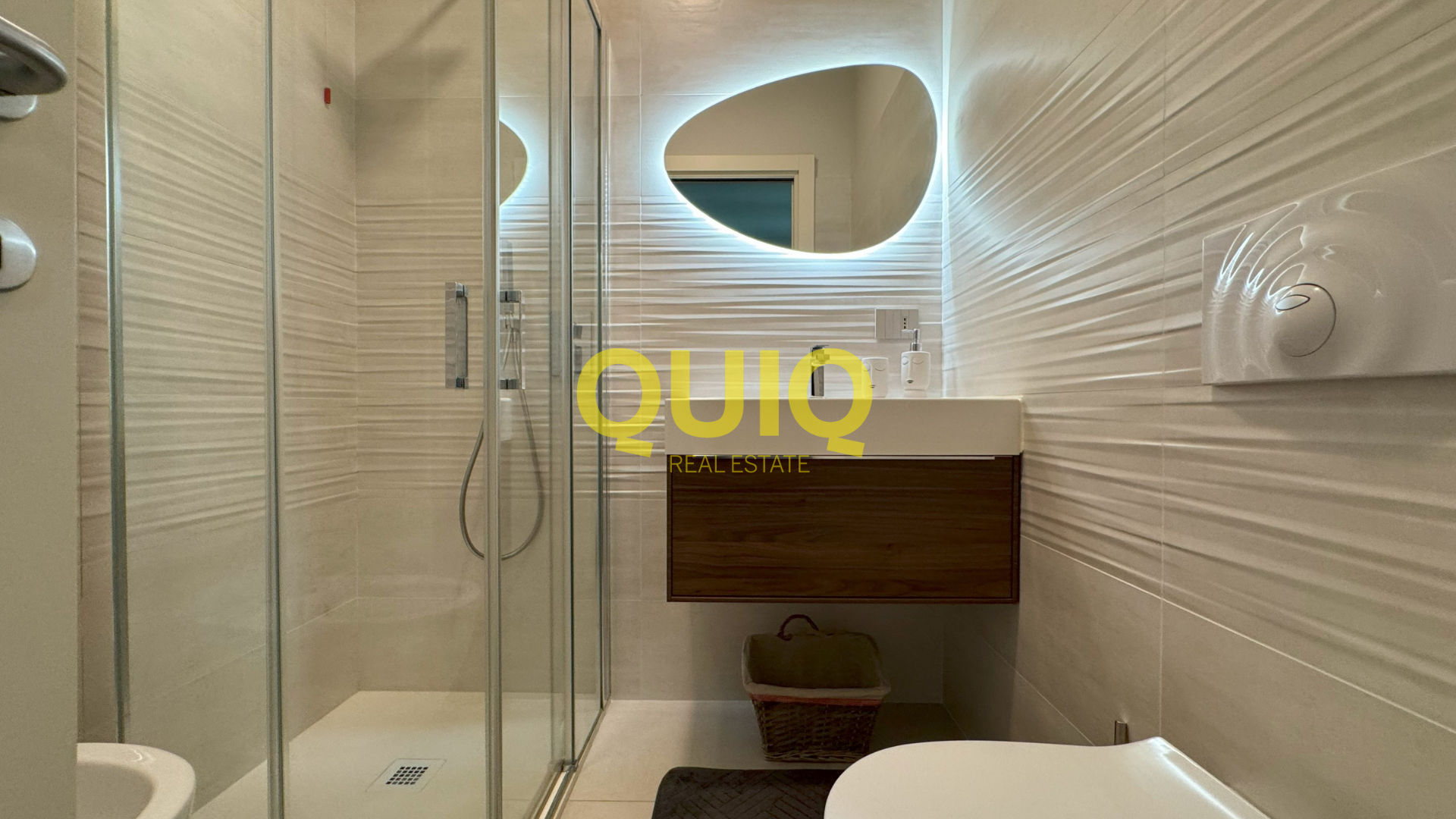 VALMADRERA, TRILOCALE IN CLASSE EN. "C", CON BOX E CANTINA