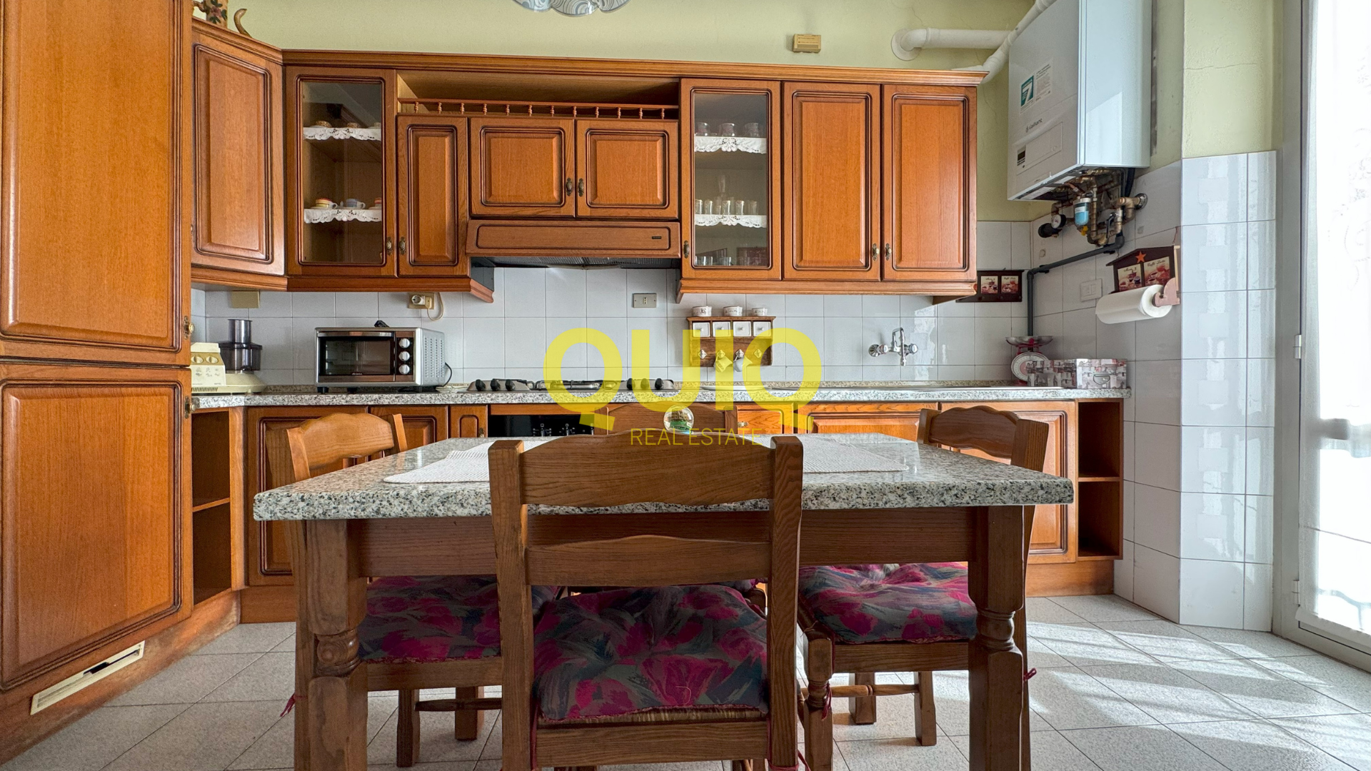 Valmadrera, quadrilocale con terrazzo abitabile e ampio box/magazzino – zero spese condominiali