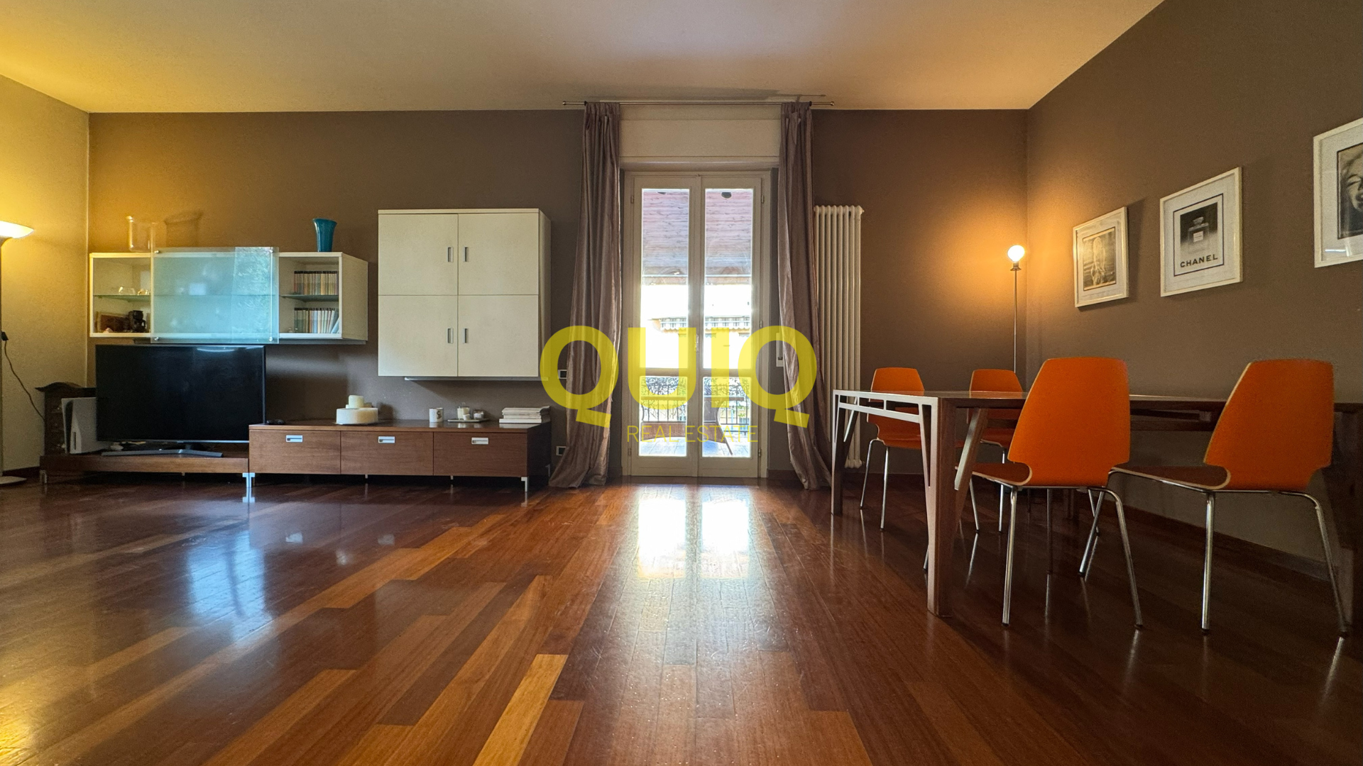 Valmadrera, trilocale con due terrazzi, doppi servizi e posto auto coperto – zero spese condominiali