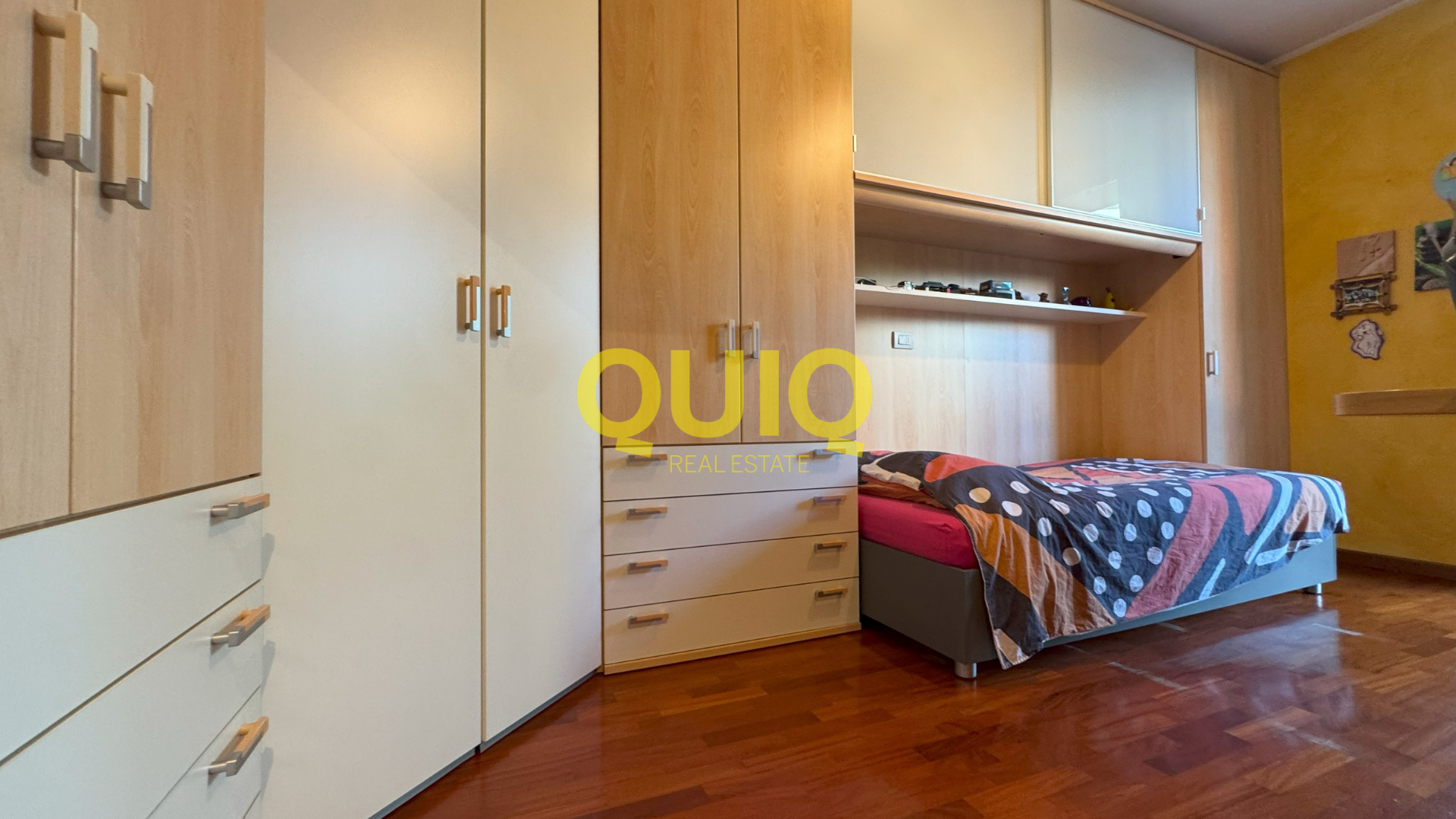 Valmadrera, trilocale al piano terra con box, cantina e doppio giardino