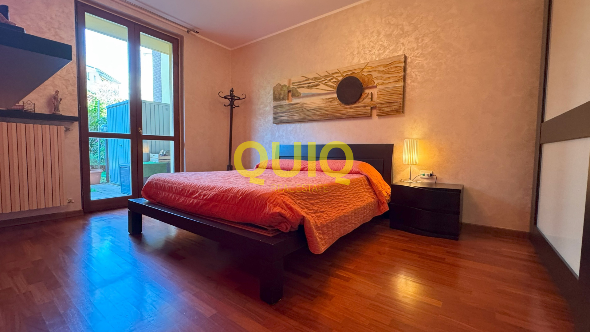 Valmadrera, trilocale al piano terra con box, cantina e doppio giardino