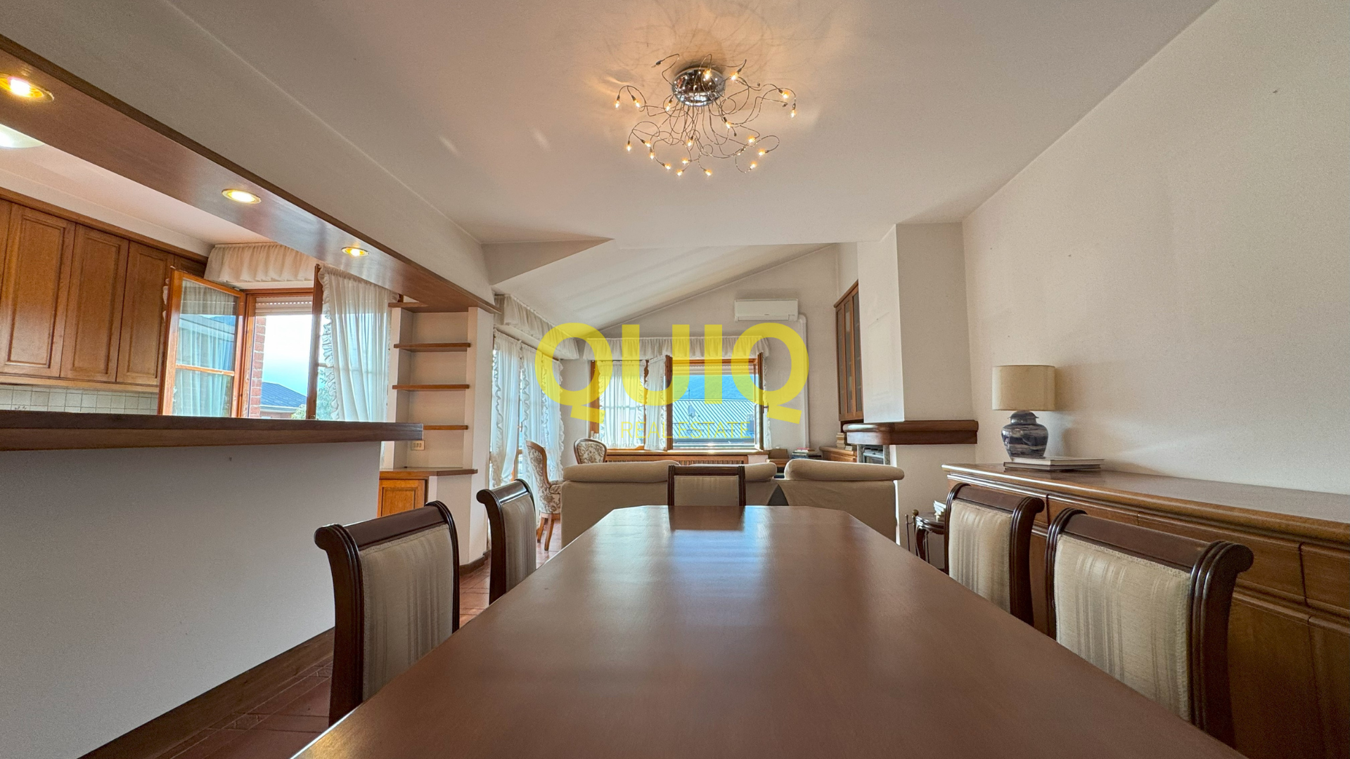 Valmadrera, bifamiliare con giardino, box 55 mq e cantina