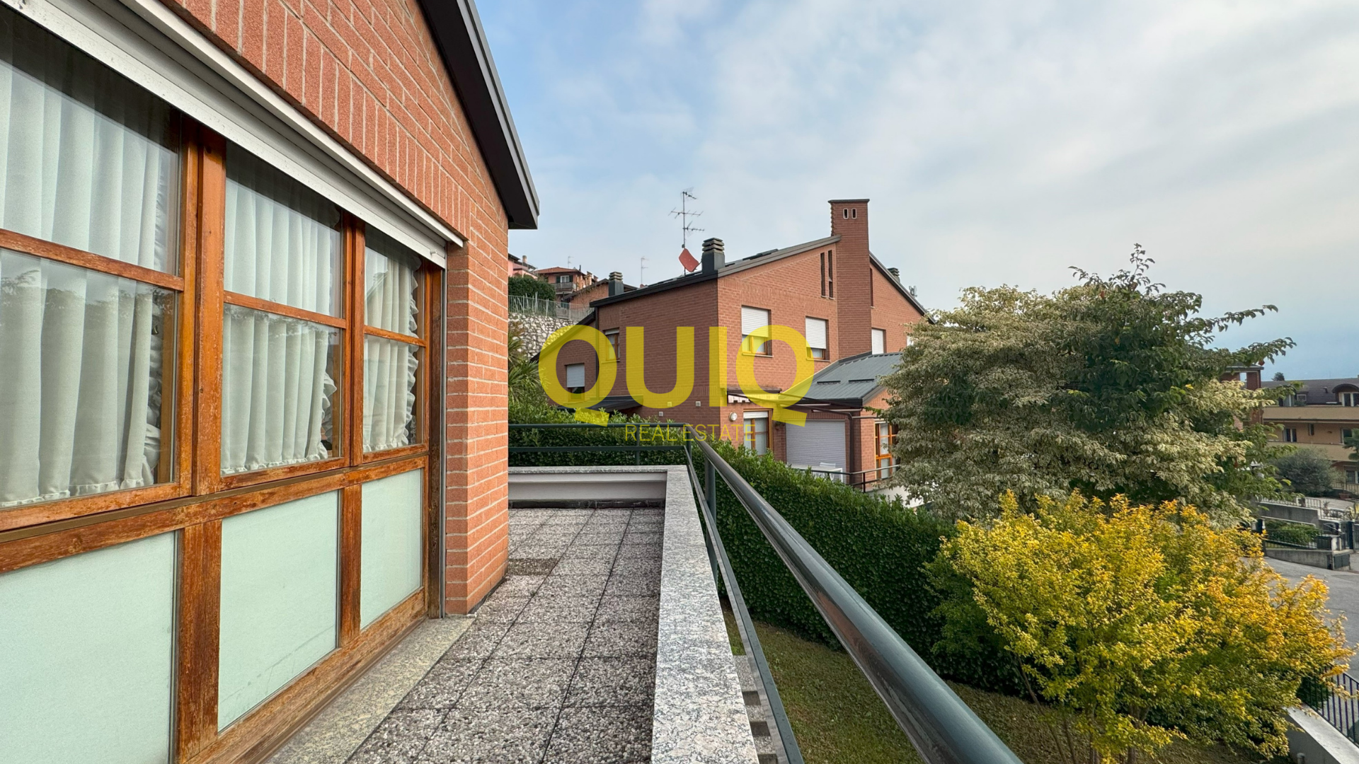 Valmadrera, bifamiliare con giardino, box 55 mq e cantina